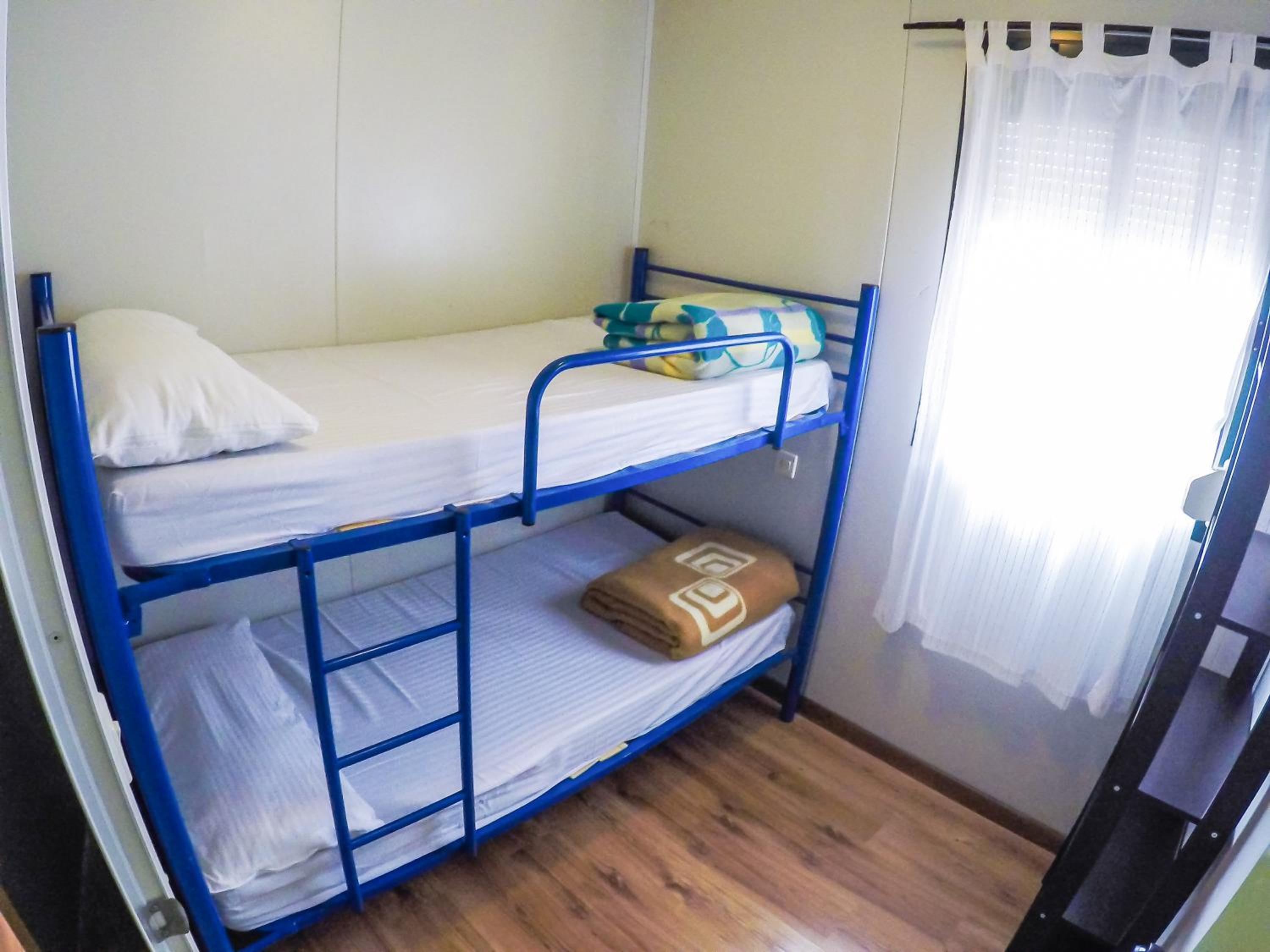 CENTRO DE OCIO ALÚA Bungalows Camping Rafting Benamejí