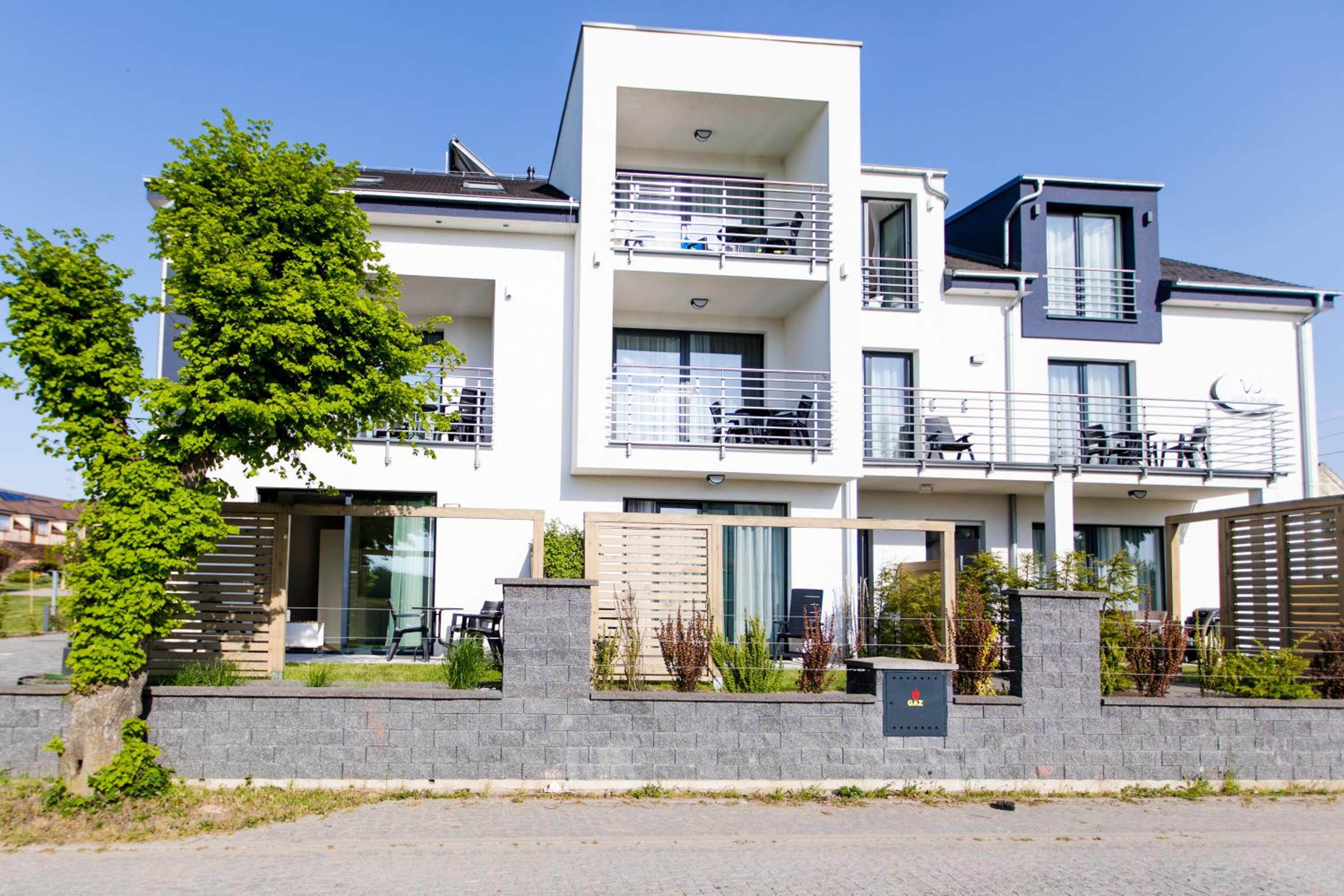 Apartamenty Villa Baltica Rewal - jacuzzi na dachu, wi-fi, parking w cenie
