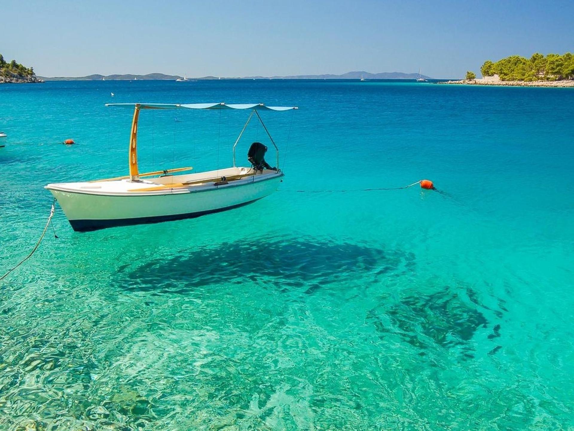 Villa Olivia - Beach & Pool Apartments near Split & Trogir