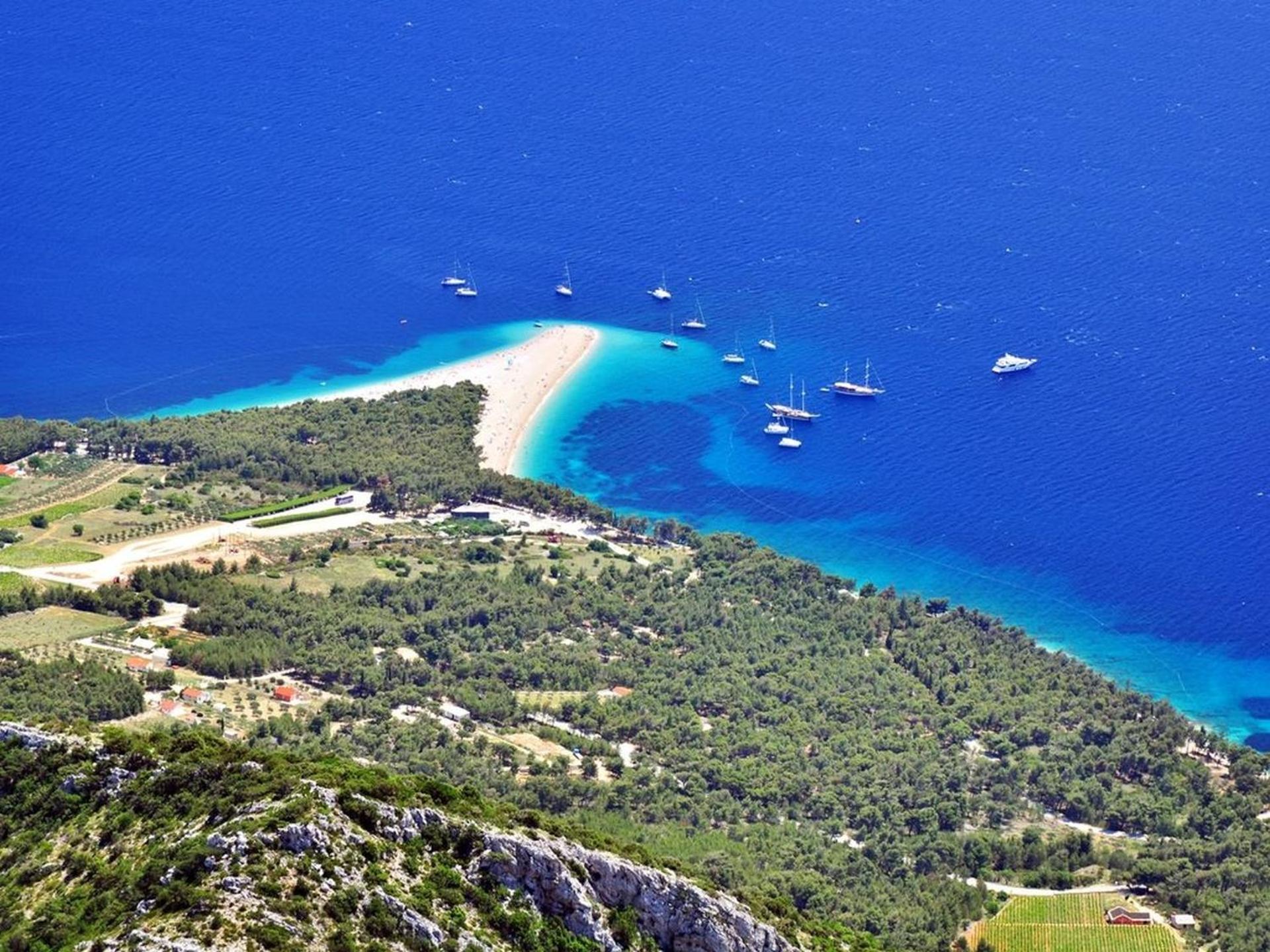 Villa Olivia - Beach & Pool Apartments near Split & Trogir