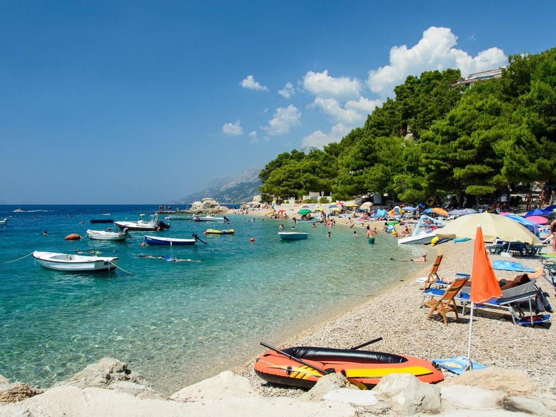 Villa Olivia - Beach & Pool Apartments near Split & Trogir