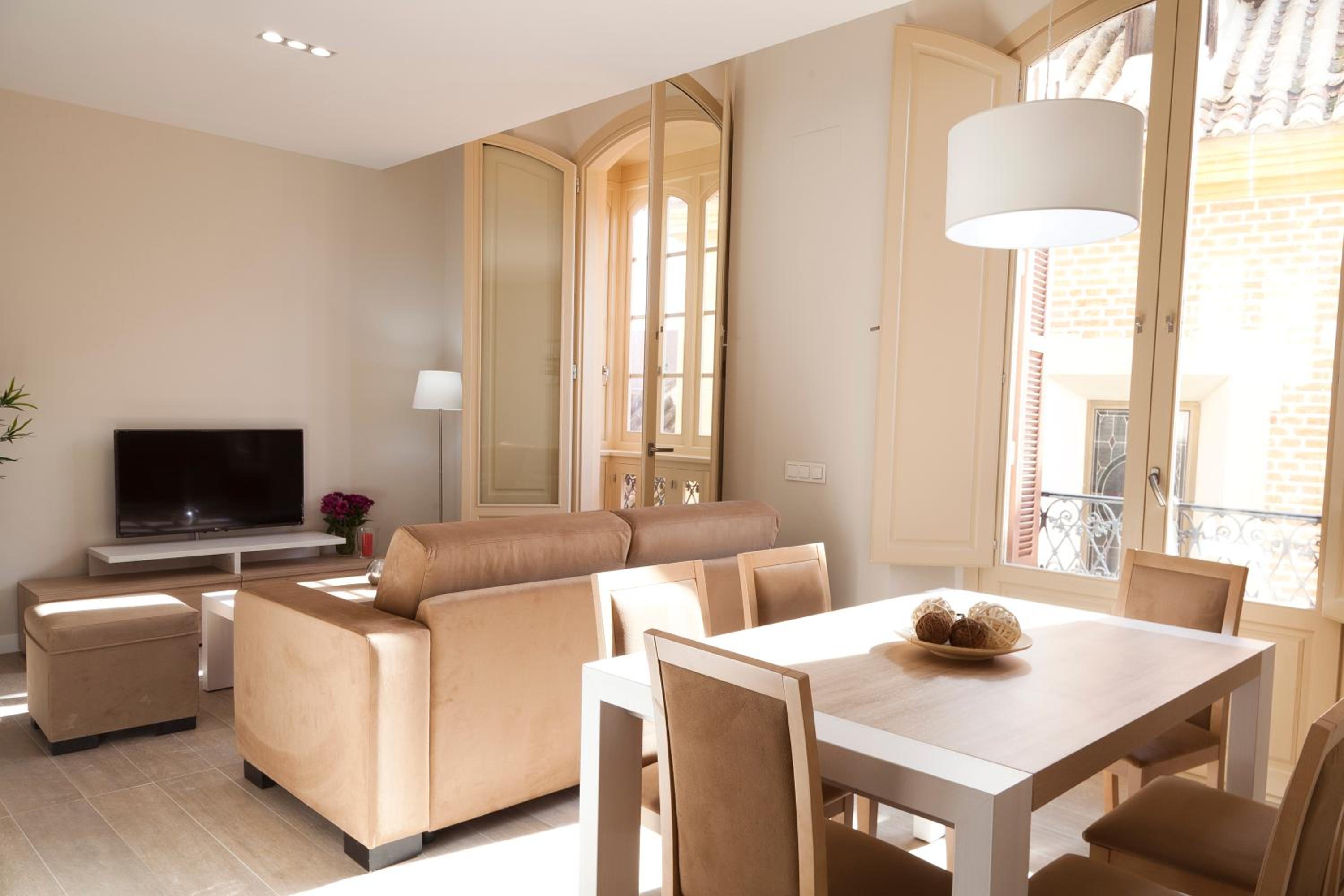 Apartamentos Pinar Málaga Centro - Carretería