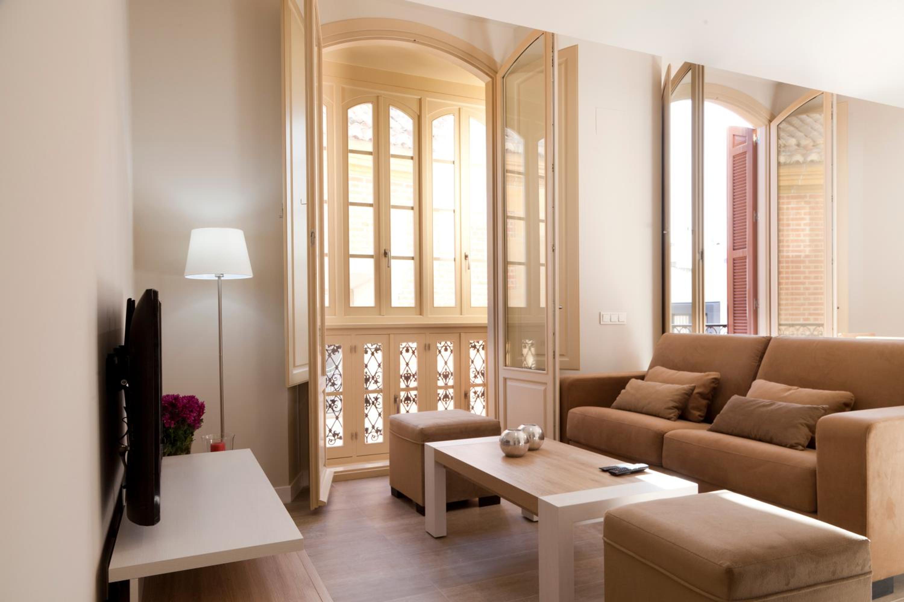 Apartamentos Pinar Málaga Centro - Carretería