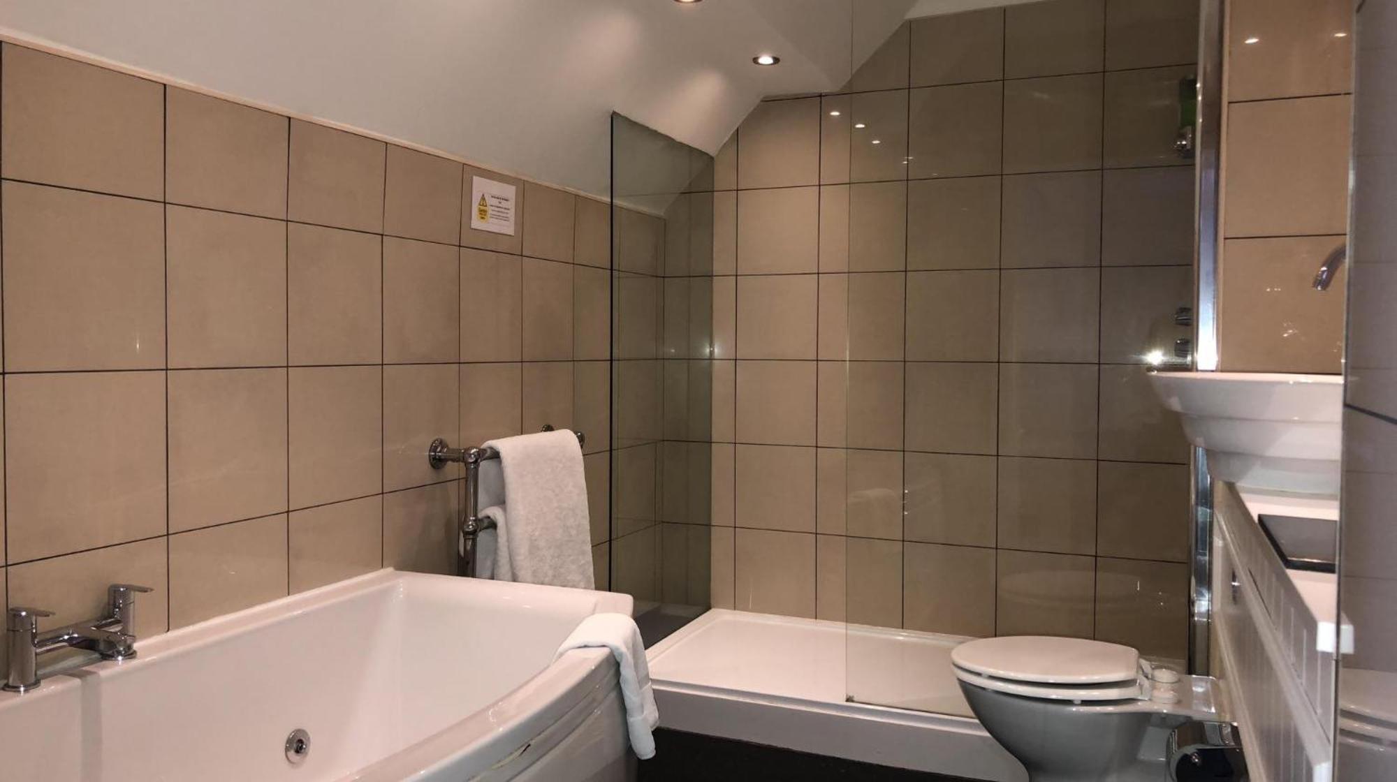 Sutton Coldfield Vacations - The Townhouse Sutton - Property Image 3
