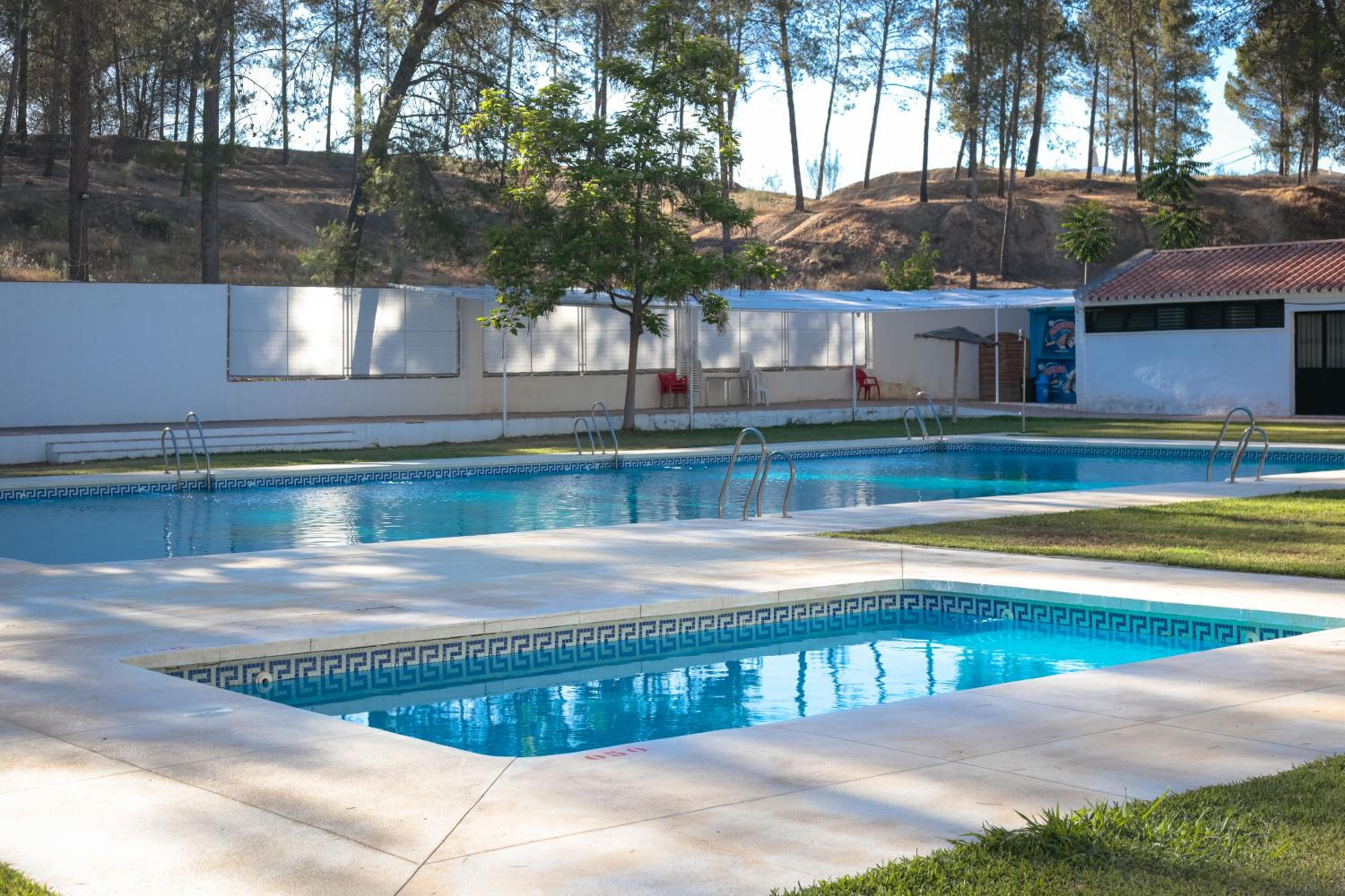 CENTRO DE OCIO ALÚA Bungalows Camping Rafting Benamejí