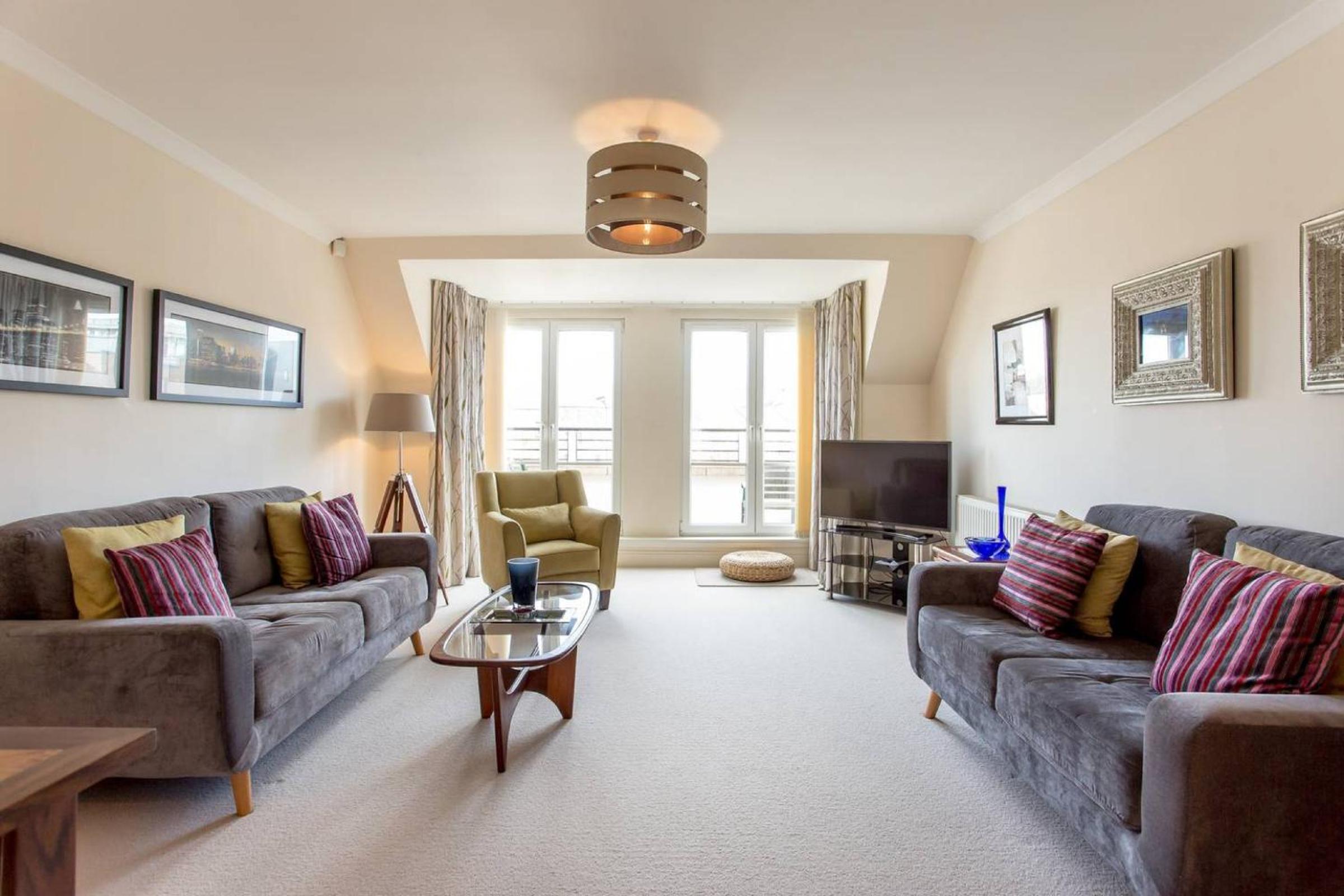 JOIVY Inviting Apartment near Leith Walk view 5