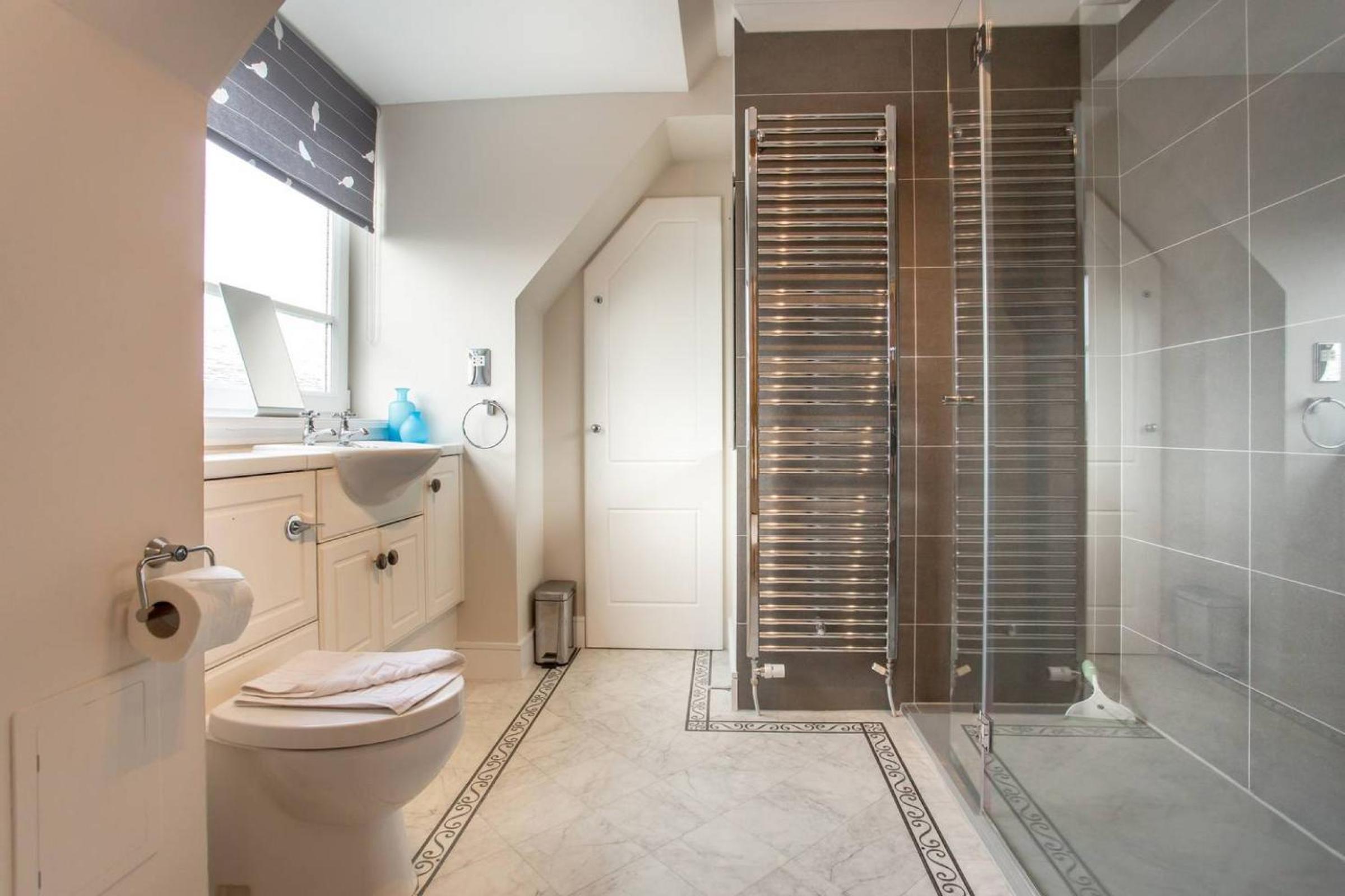 JOIVY Inviting Apartment near Leith Walk view 4