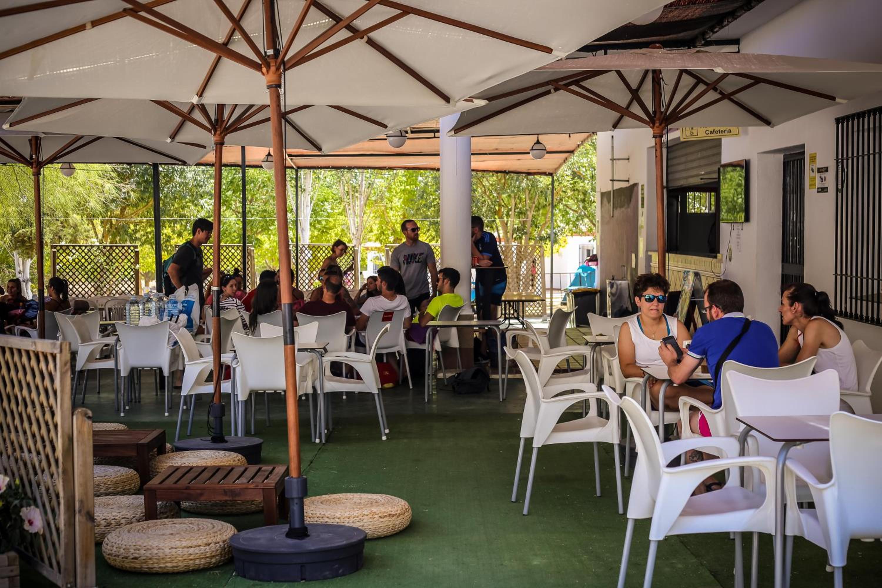 CENTRO DE OCIO ALÚA Bungalows Camping Rafting Benamejí