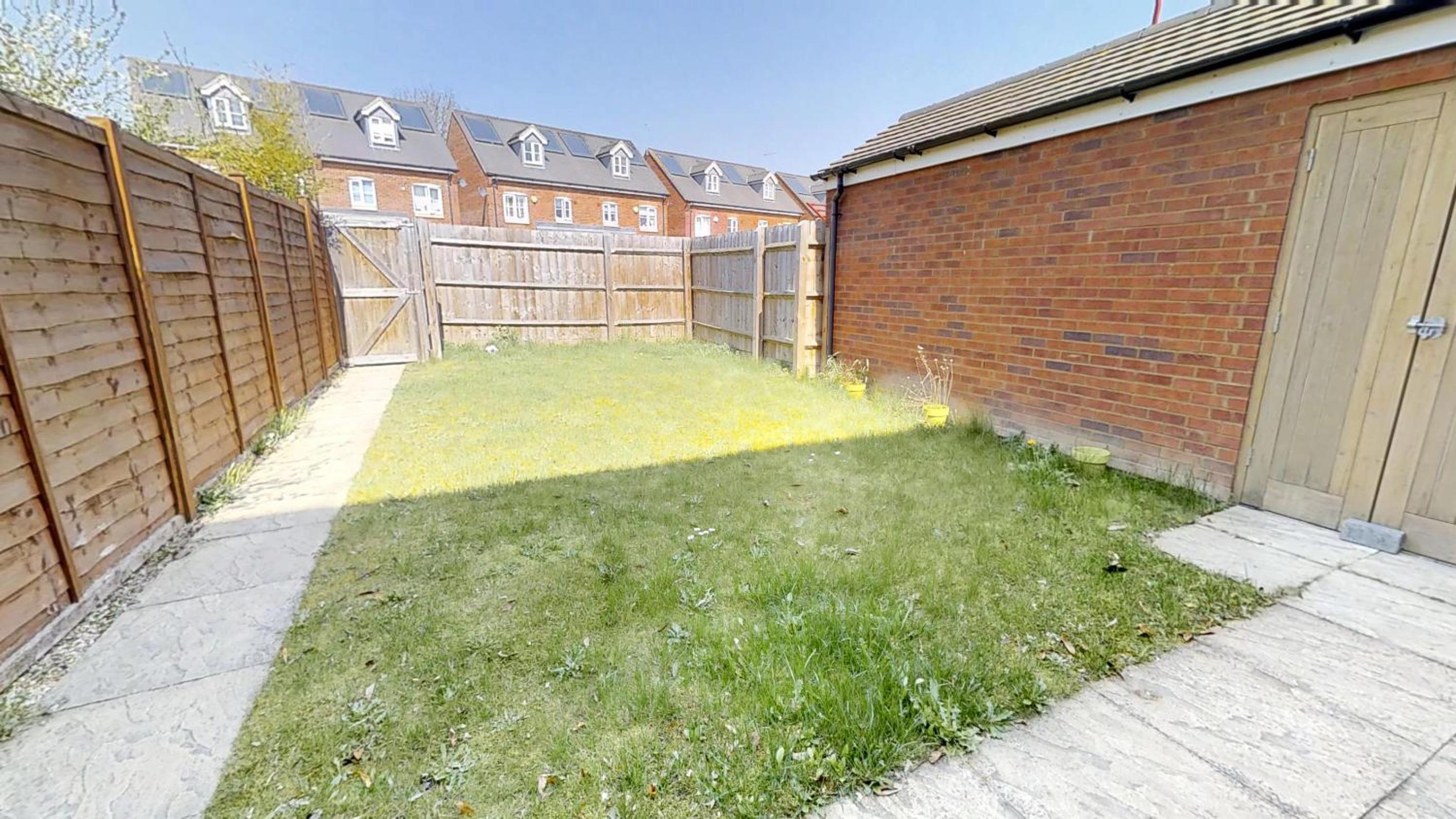StayZo Cole Green Lane Accommodation- FREE Parking view 4