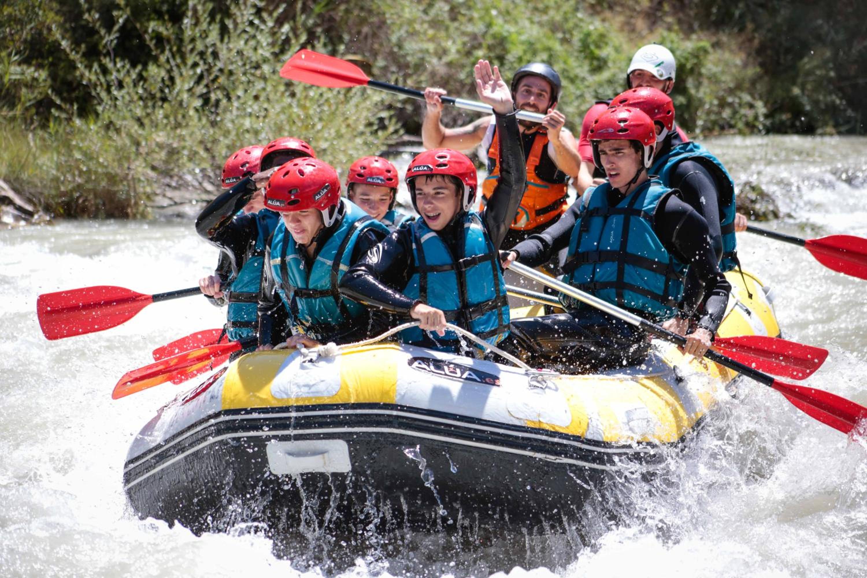 CENTRO DE OCIO ALÚA Bungalows Camping Rafting Benamejí