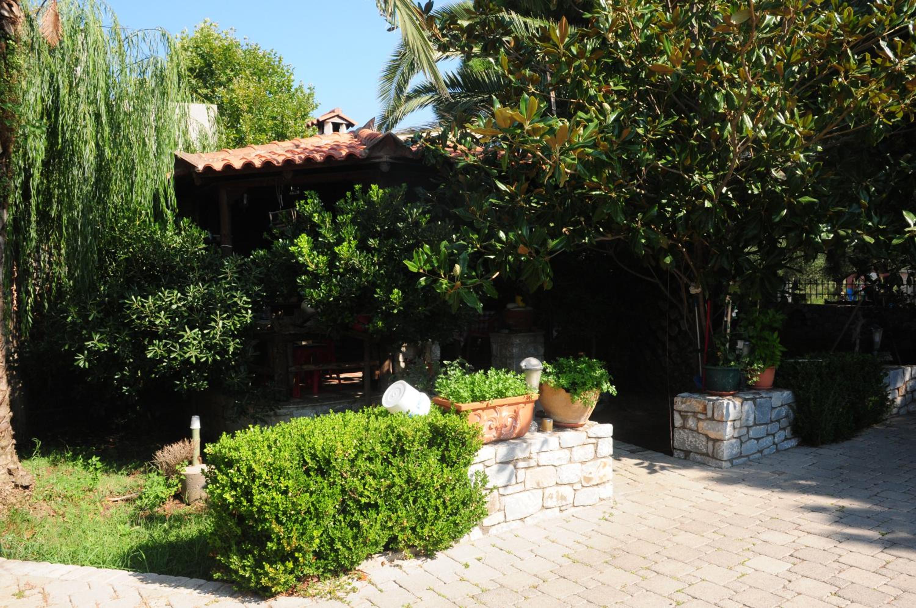 George Apartments Stoupa