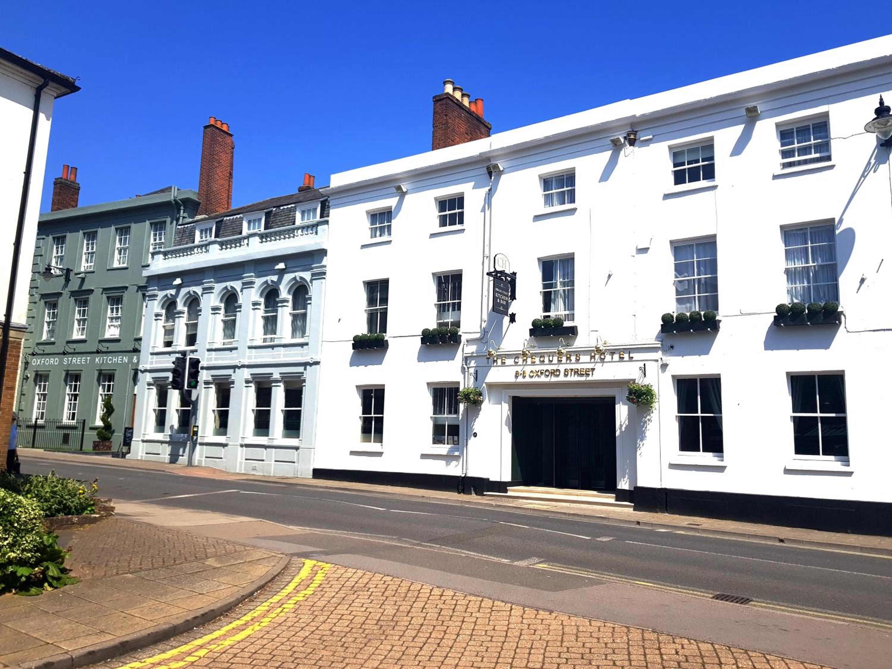 Newbury Vacations - The Chequers Hotel - Property Image 1