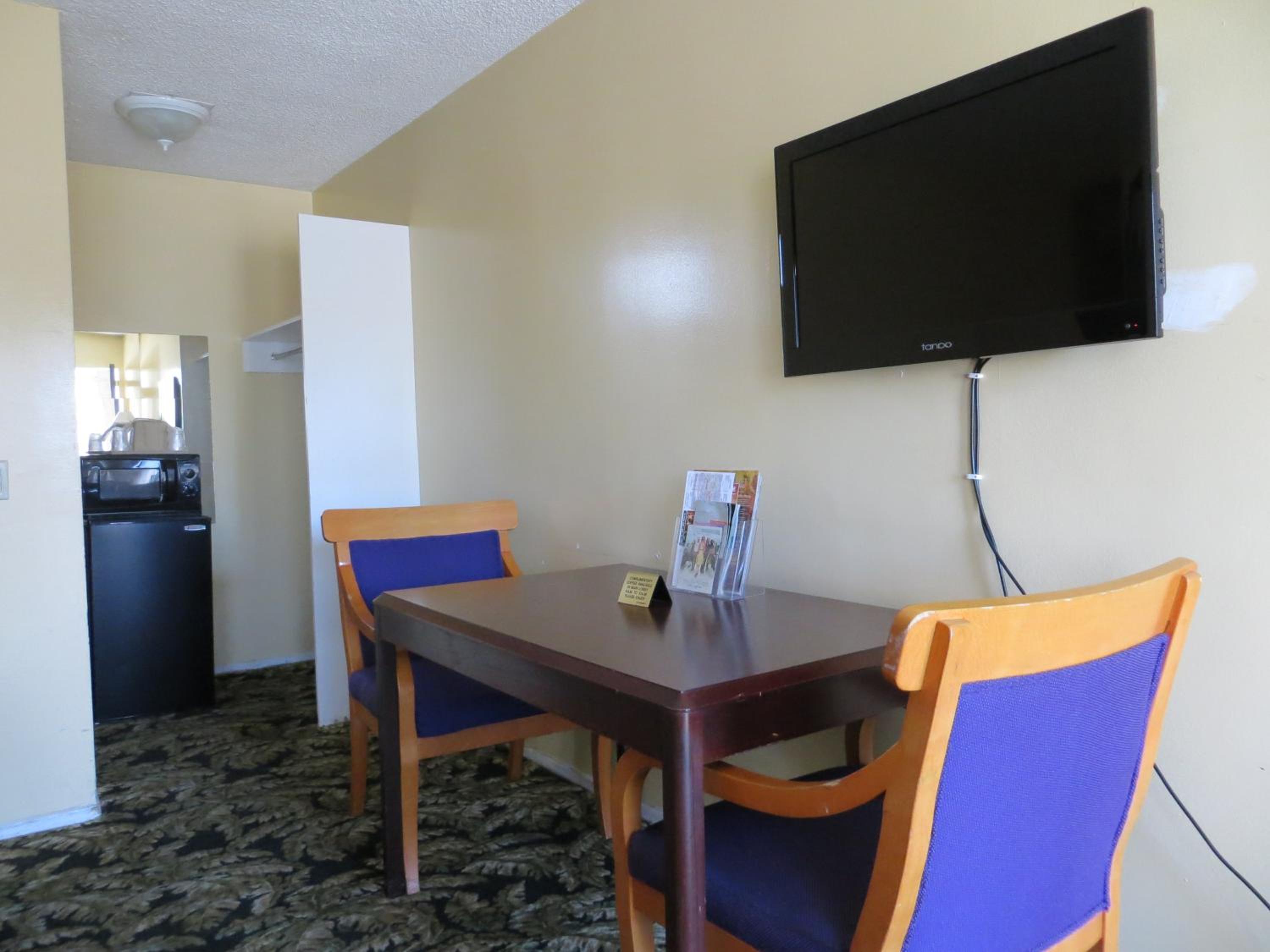 Aqua Venture Inn - Property Image 3
