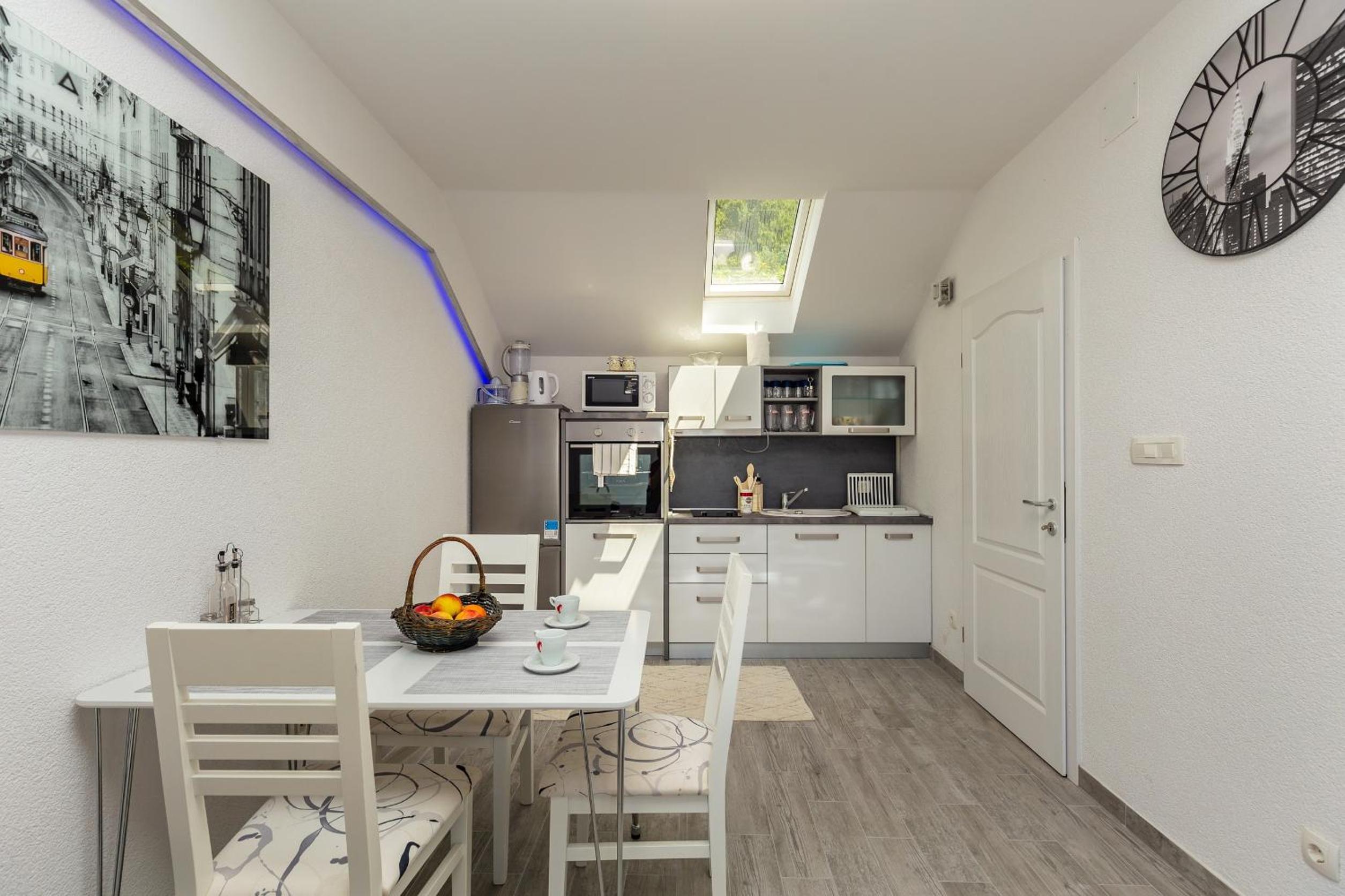 Apartment Horizon