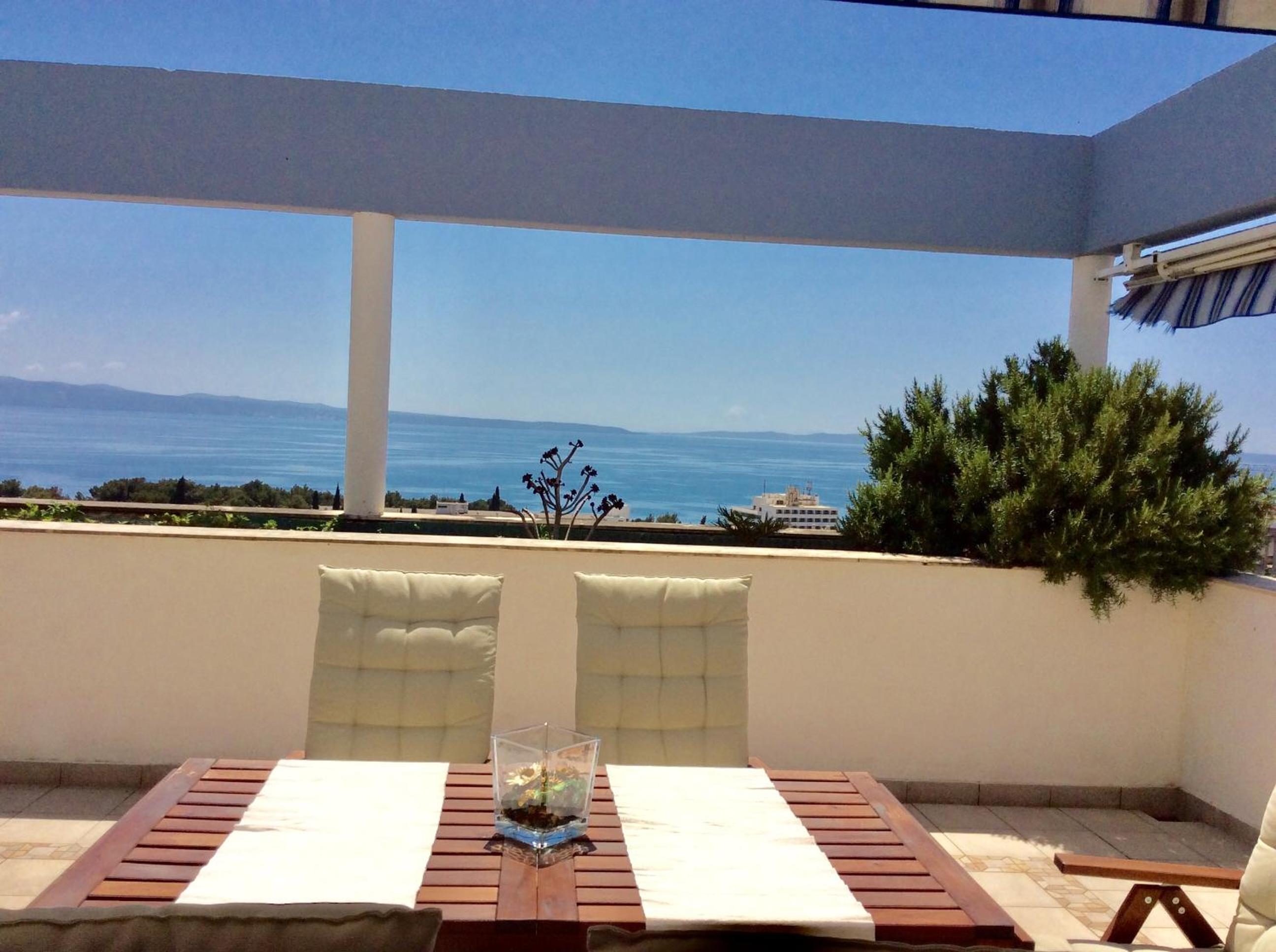 Lux View Beach Apt en Split — balance & terrace
