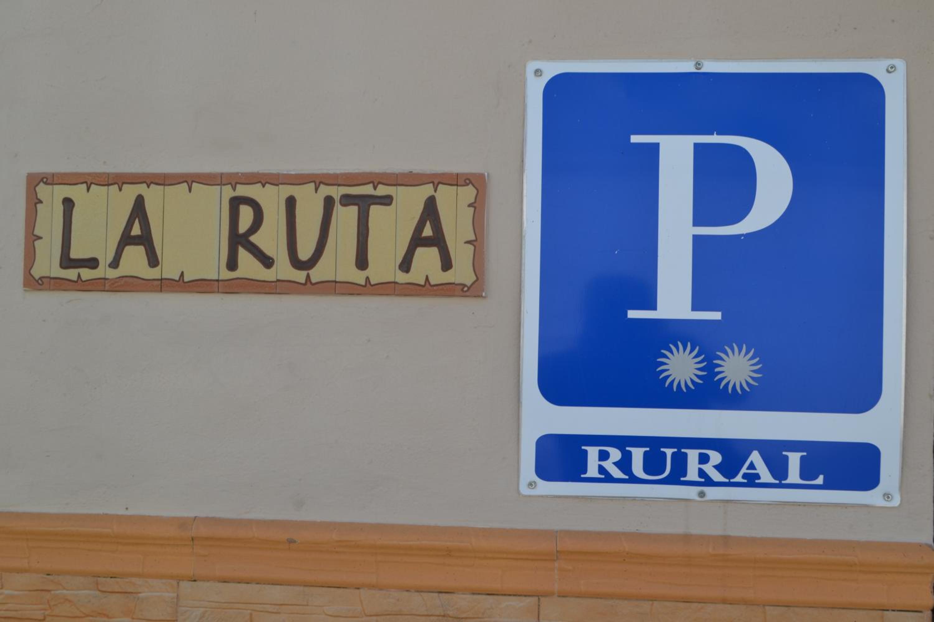 Hostal Pension La Ruta view 3