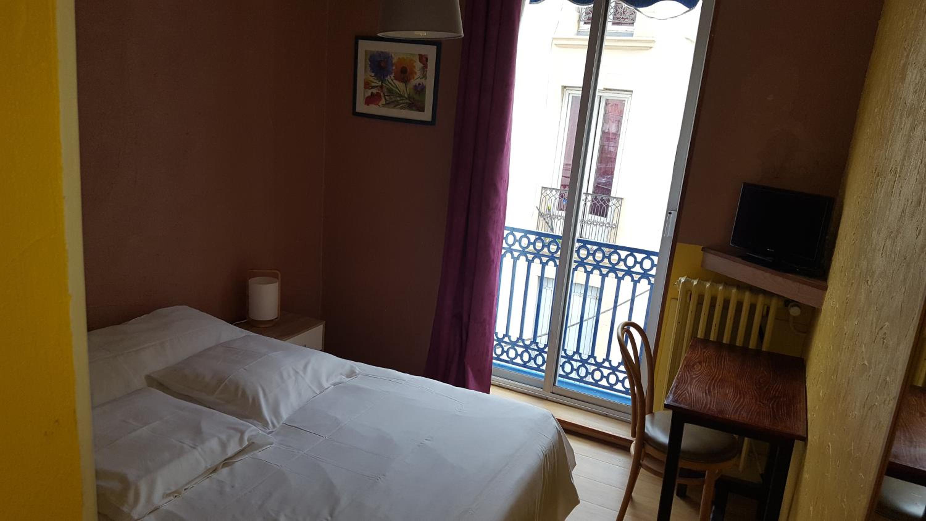 Beziers Vacations - Hotel Confort - Property Image 3