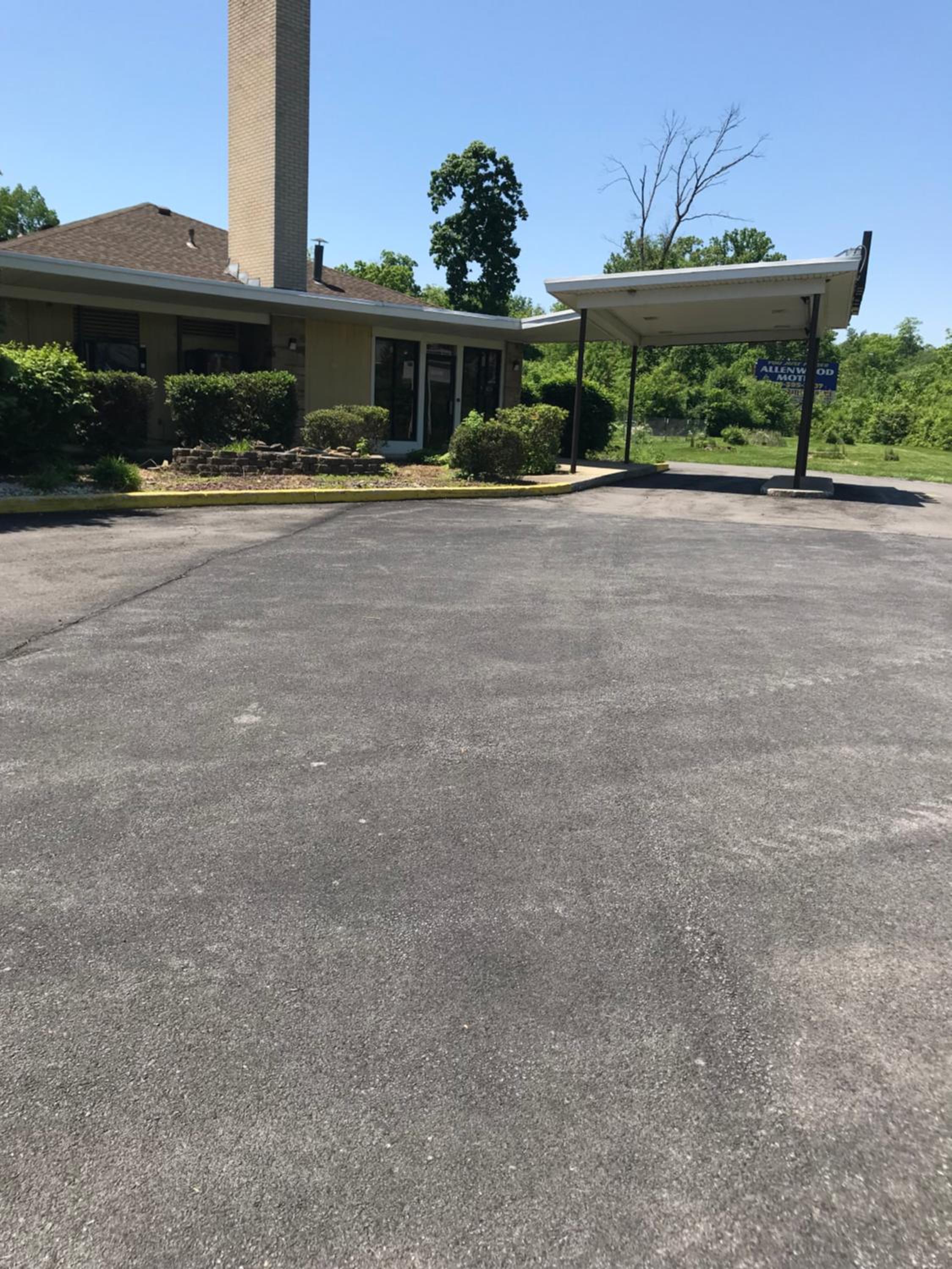 Allenwood Motel