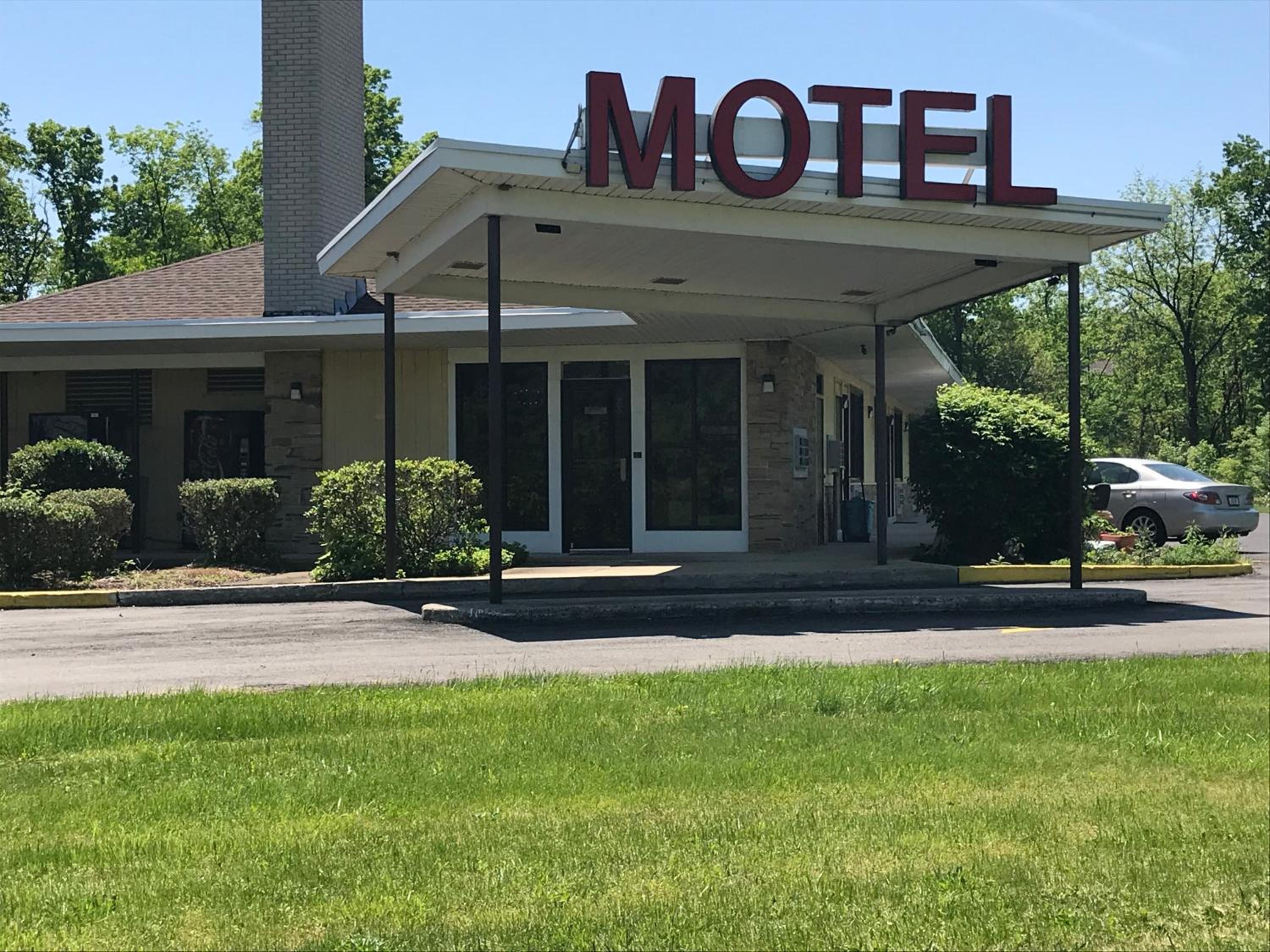 Hotel Allenwood Motel - Image 1