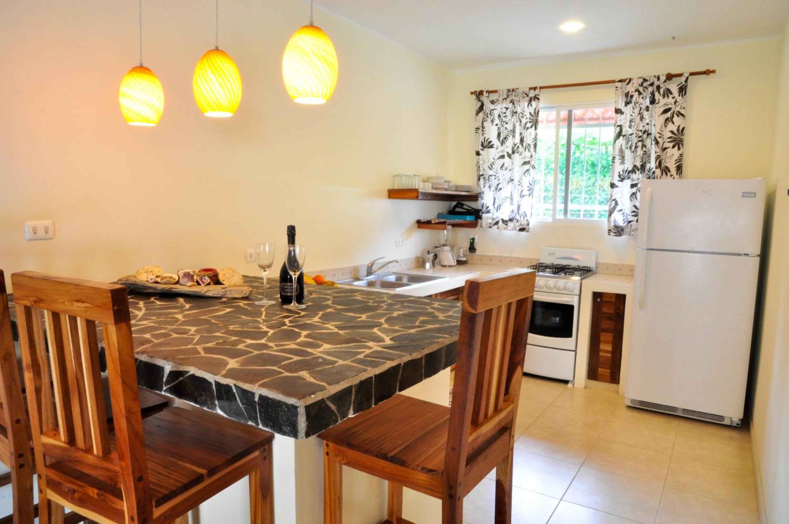 Costa Riki Apartments
