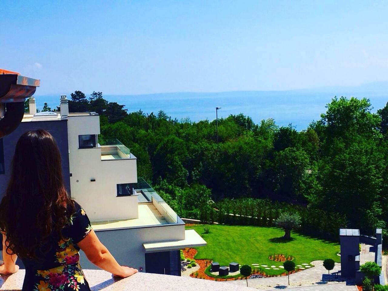 APARTMENTS VILLA BARE - Sea View & Private Parking