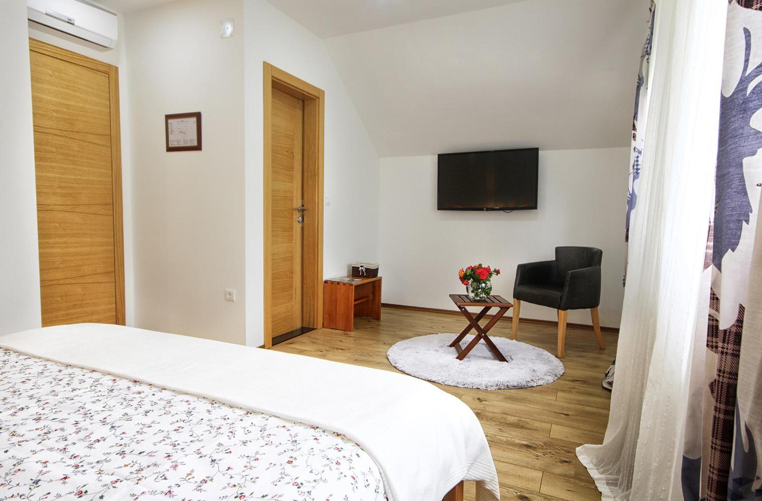 Apartment & Rooms Arija view 3