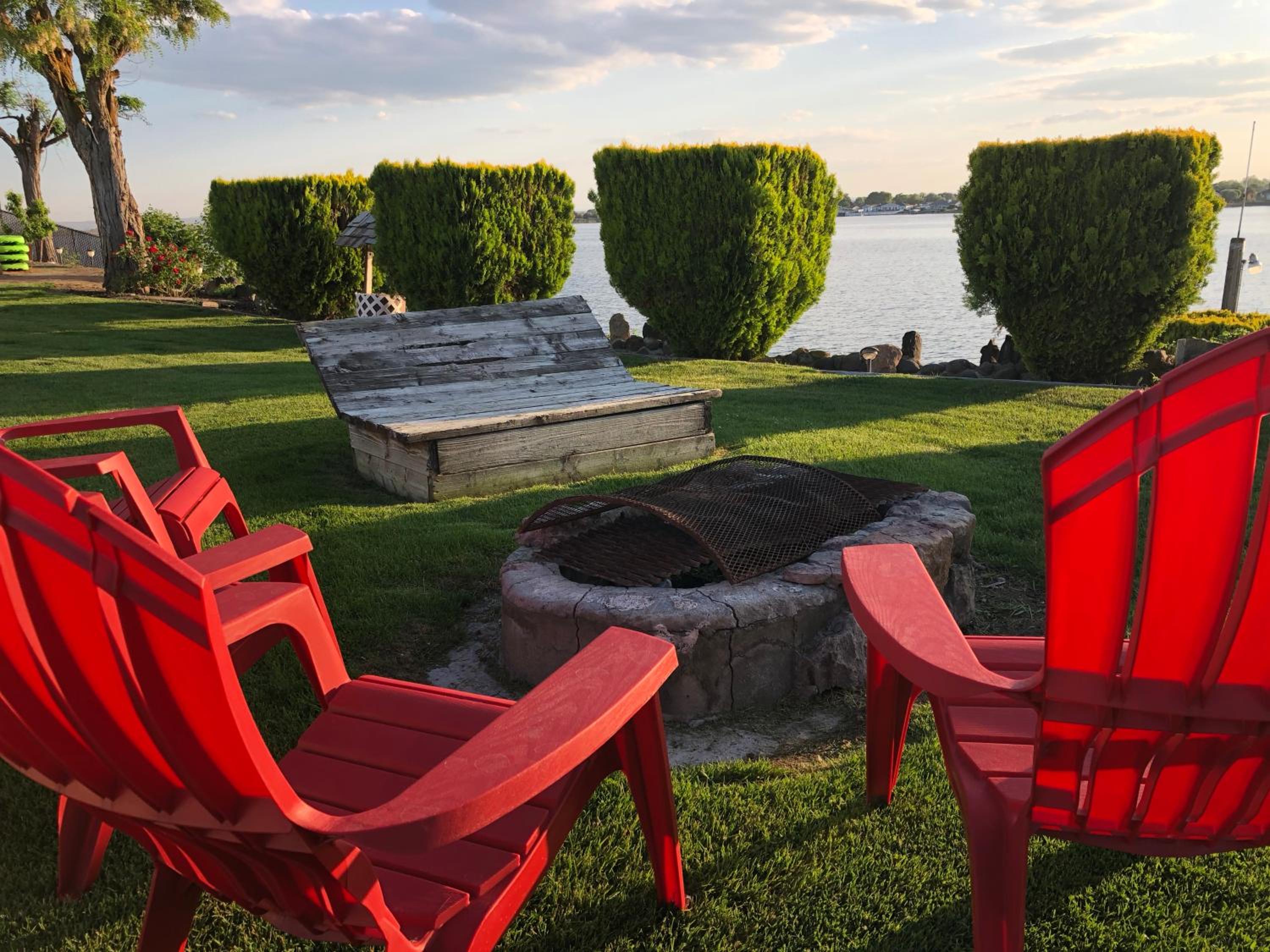Moses Lake Vacations - Lakeshore Inn Water Front - Property Image 11