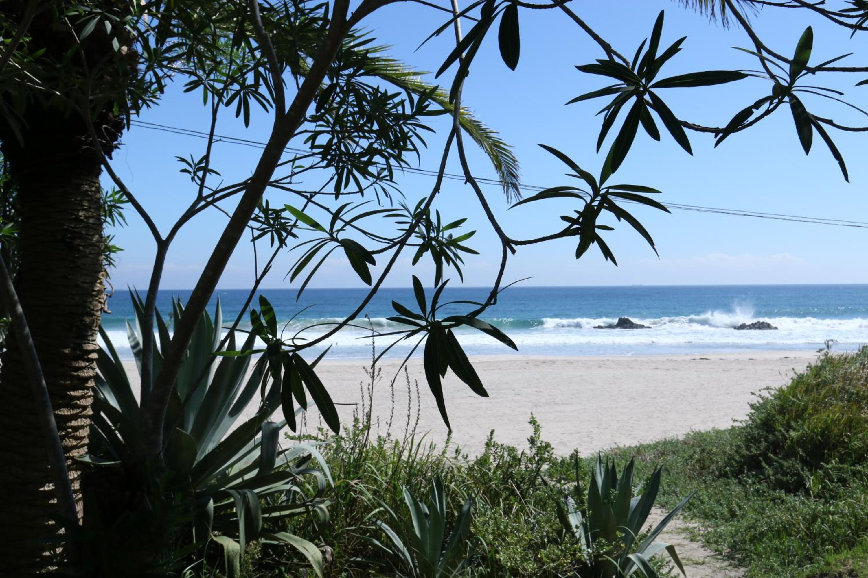 Wafu Pension Tamure view 5