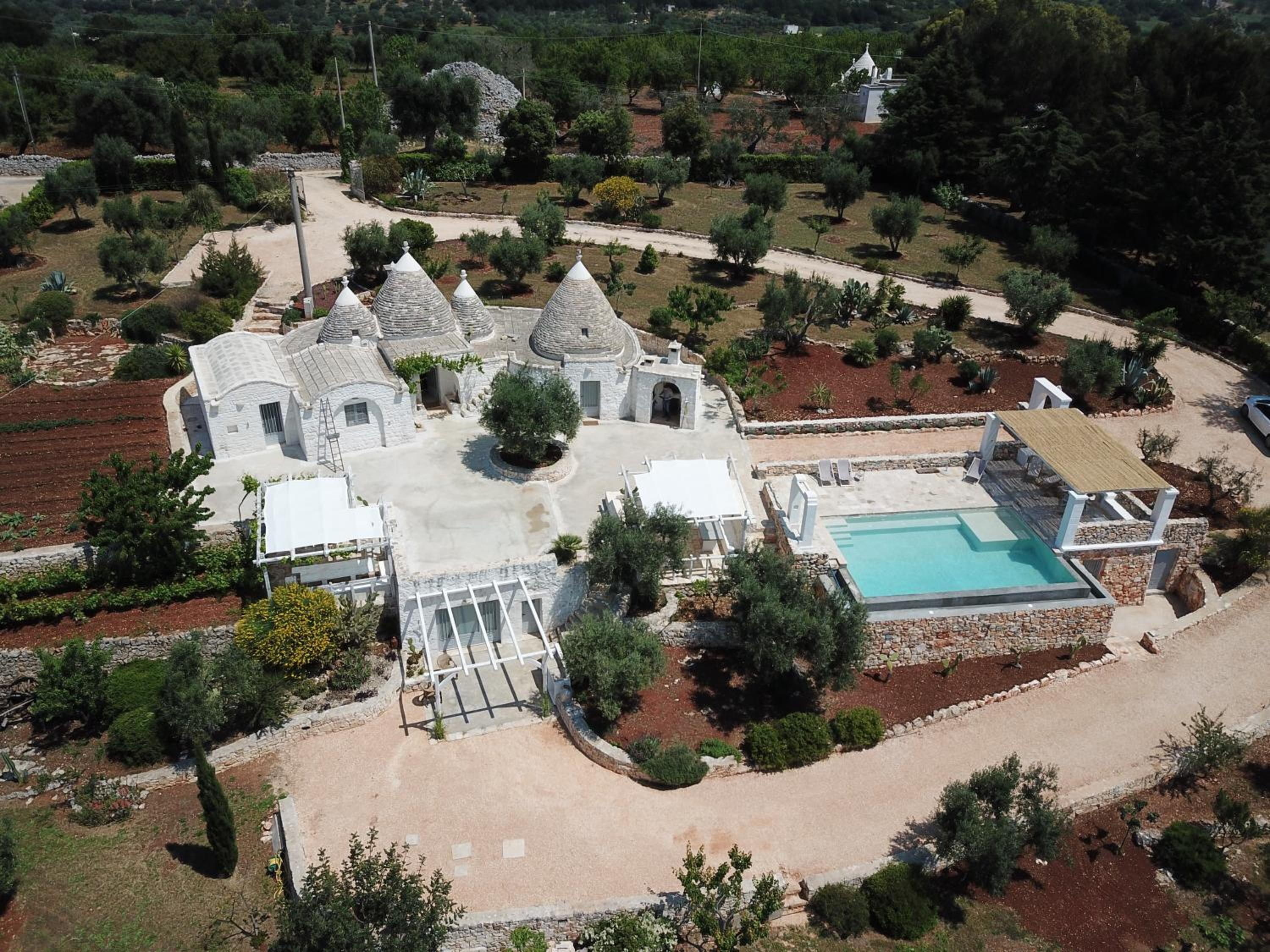 Trullo Picchiagiuda view 2