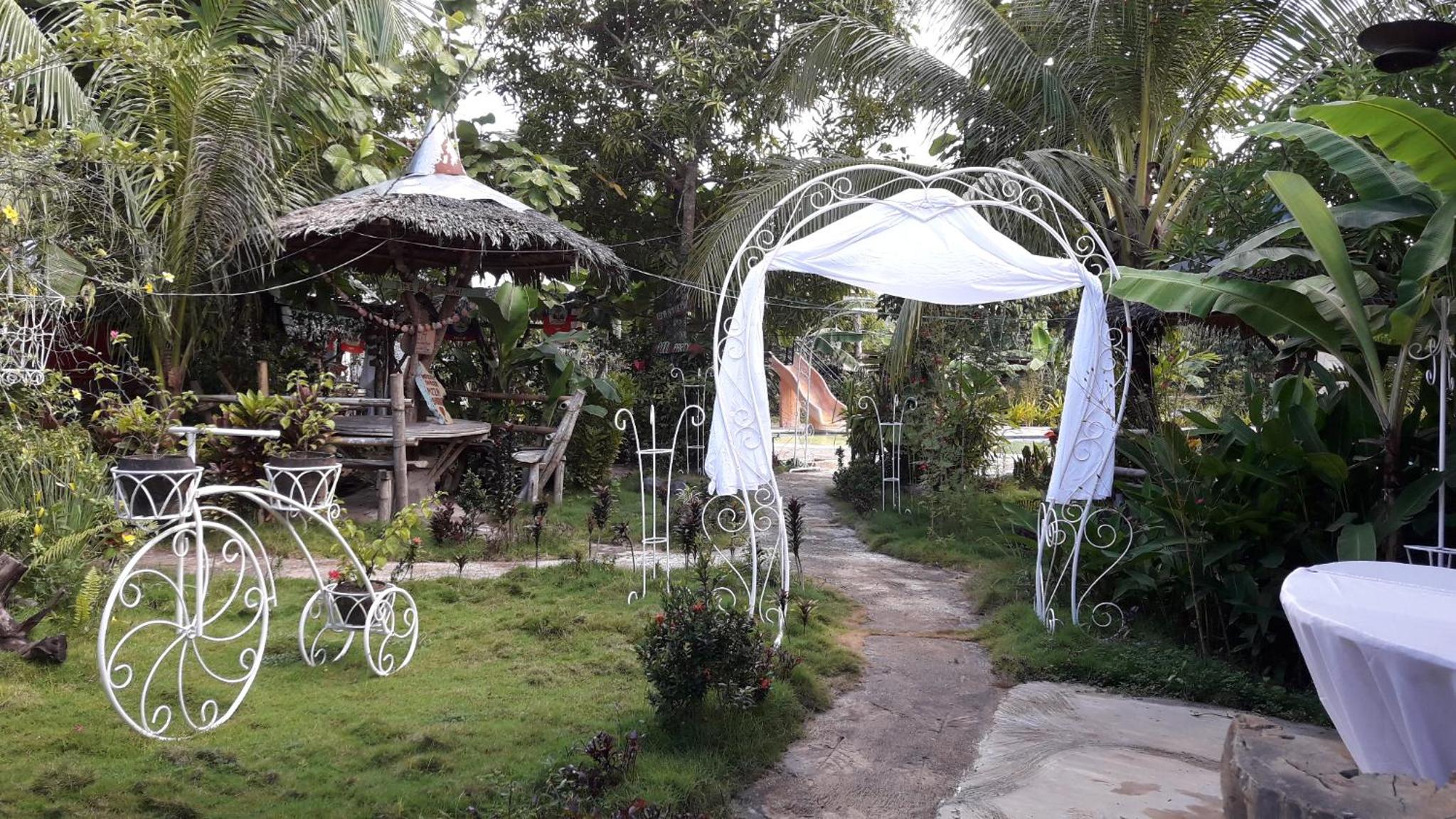 Relaxing Garden Resort