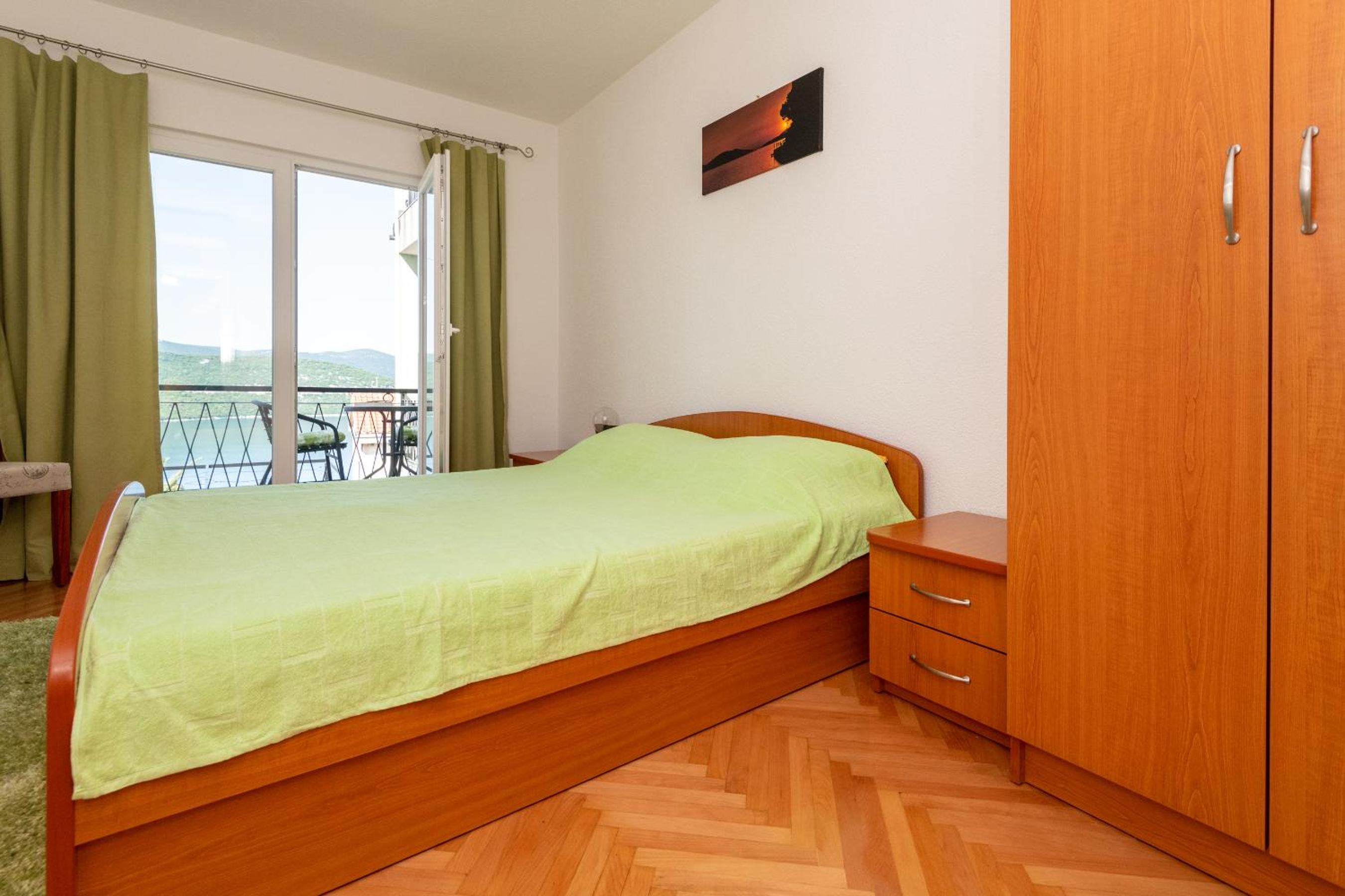 Apartments & rooms Leon