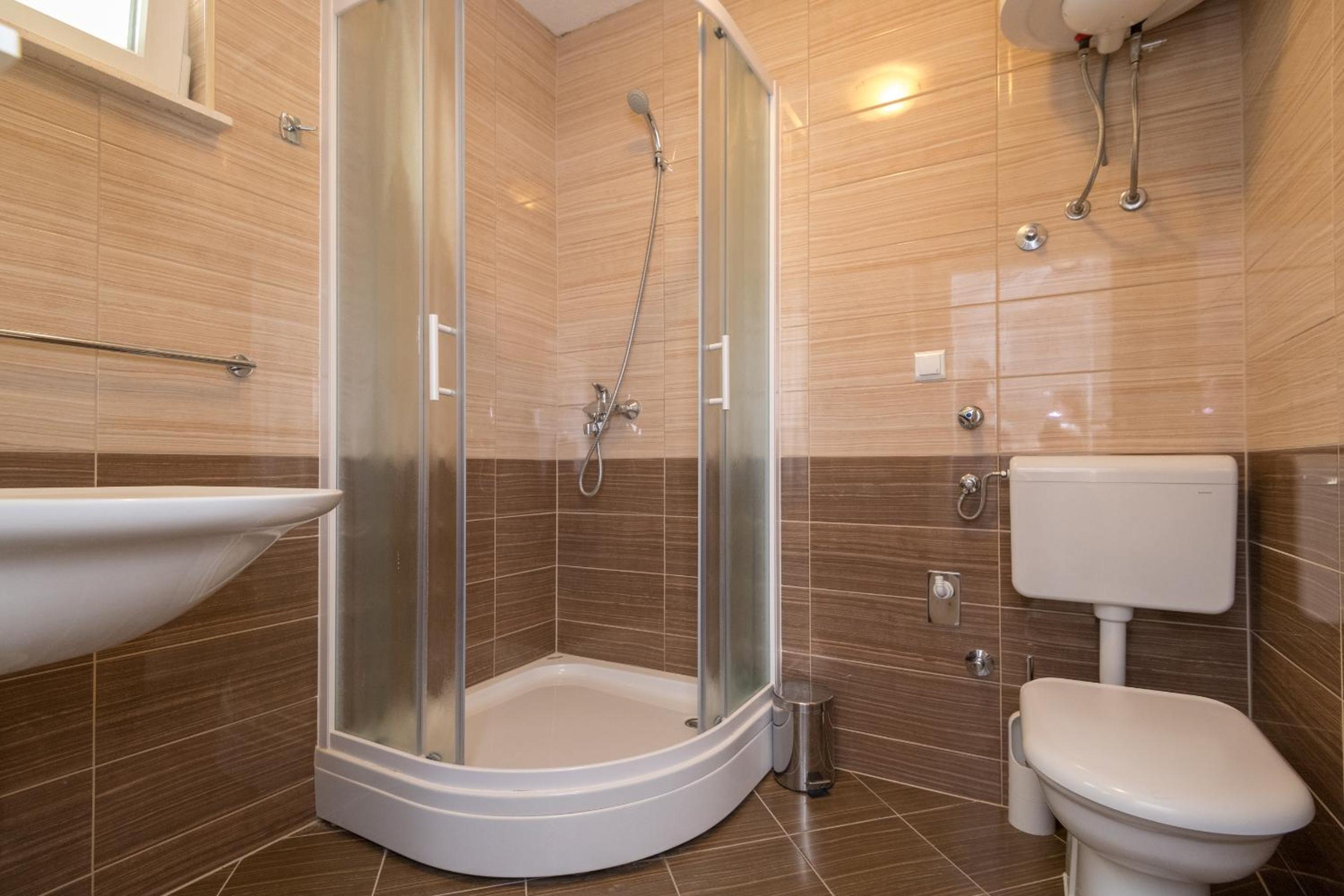Apartments & rooms Leon