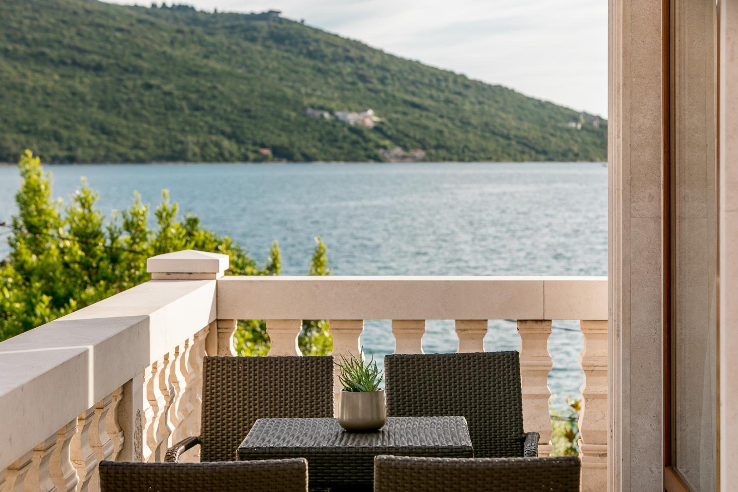 Hedera Residences - Kumbor