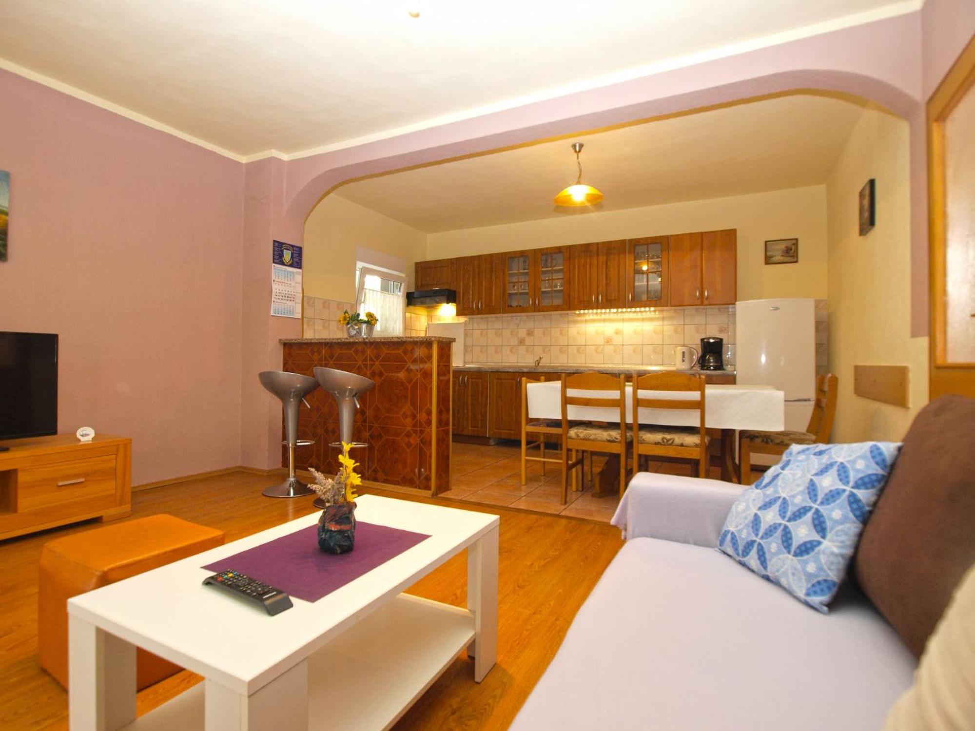 Apartment Josip 1649 view 4