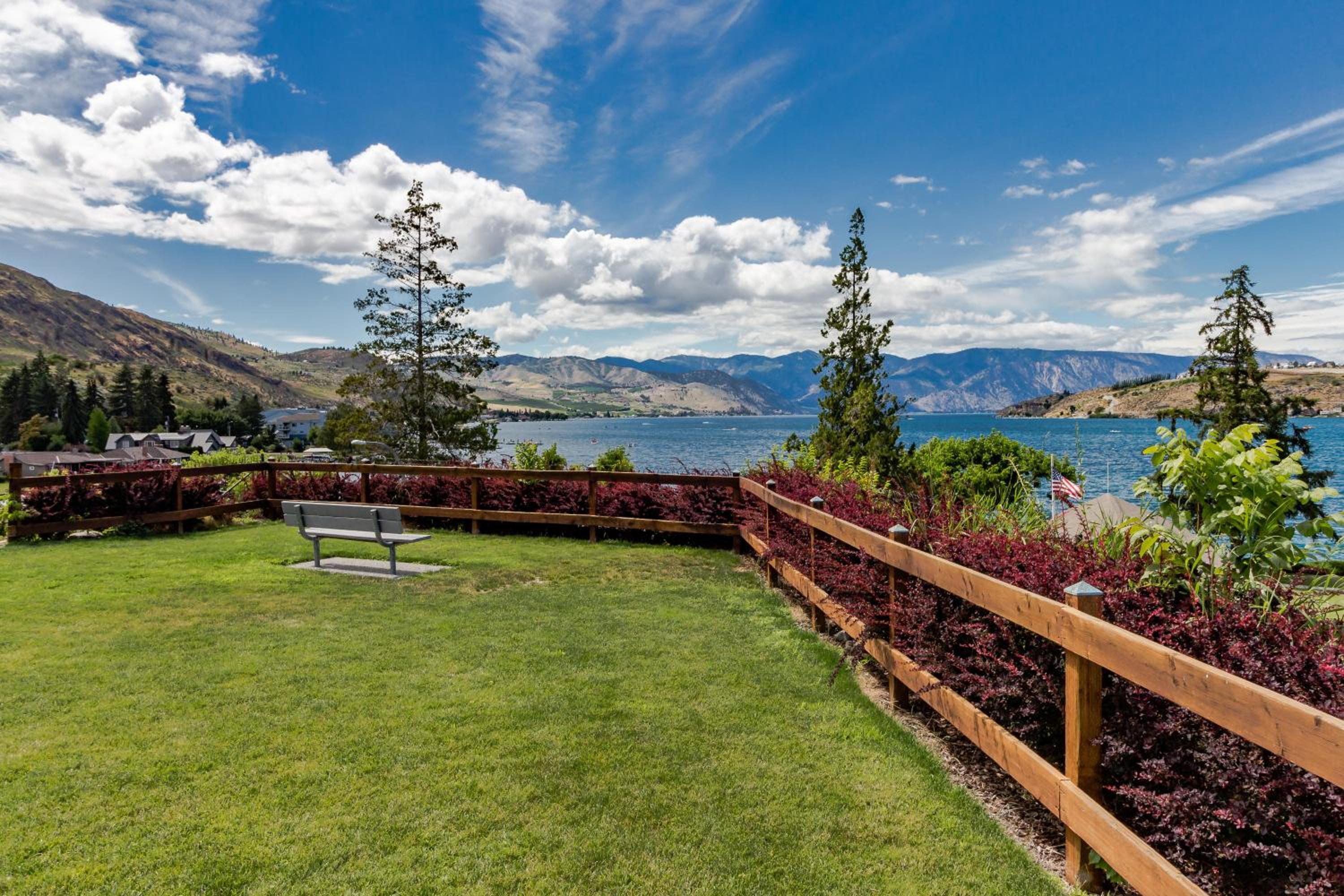 Lake Chelan Shores