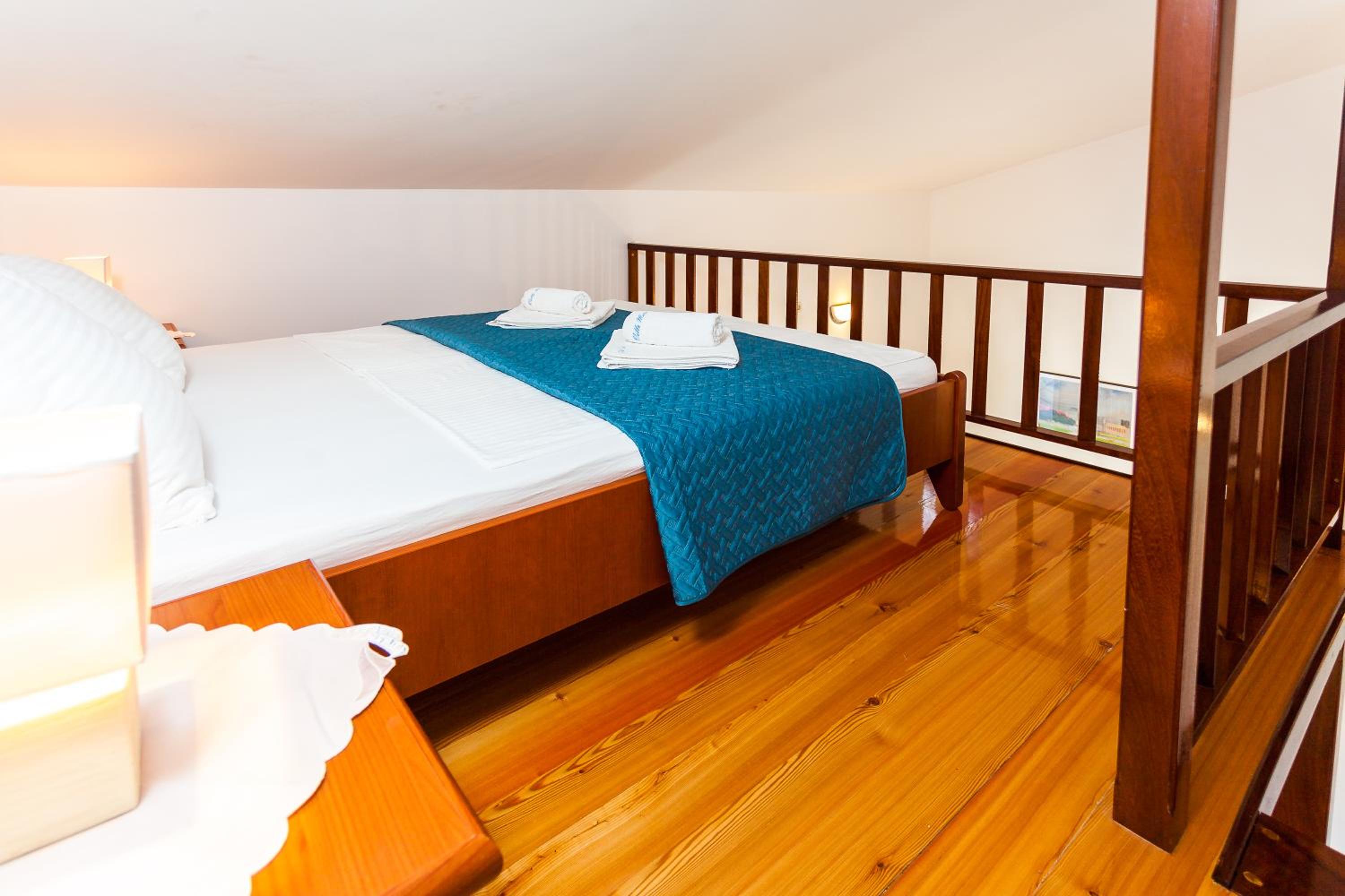 Photo 112