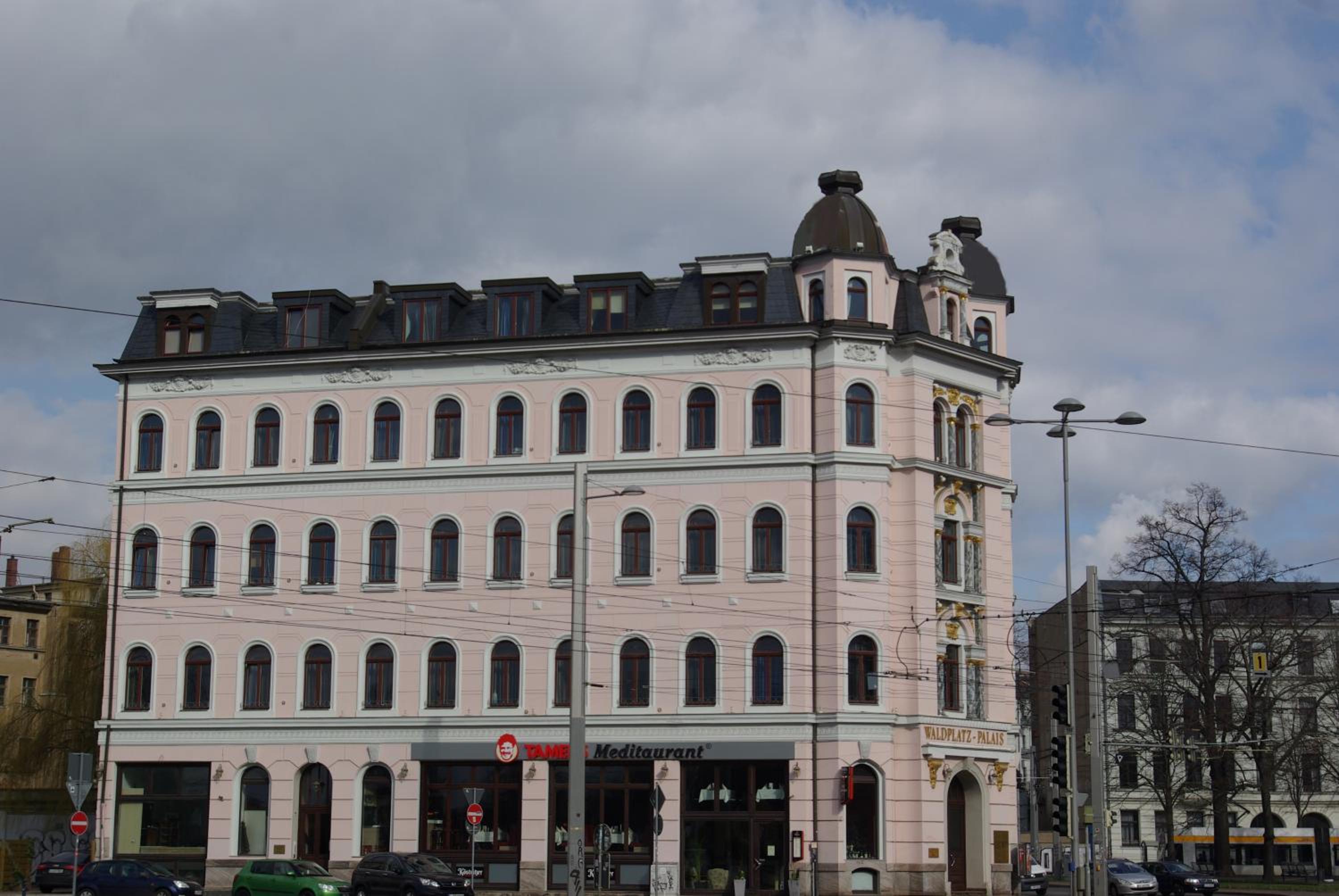 Apartments in der Jahnallee 20 Waldplatzpalais