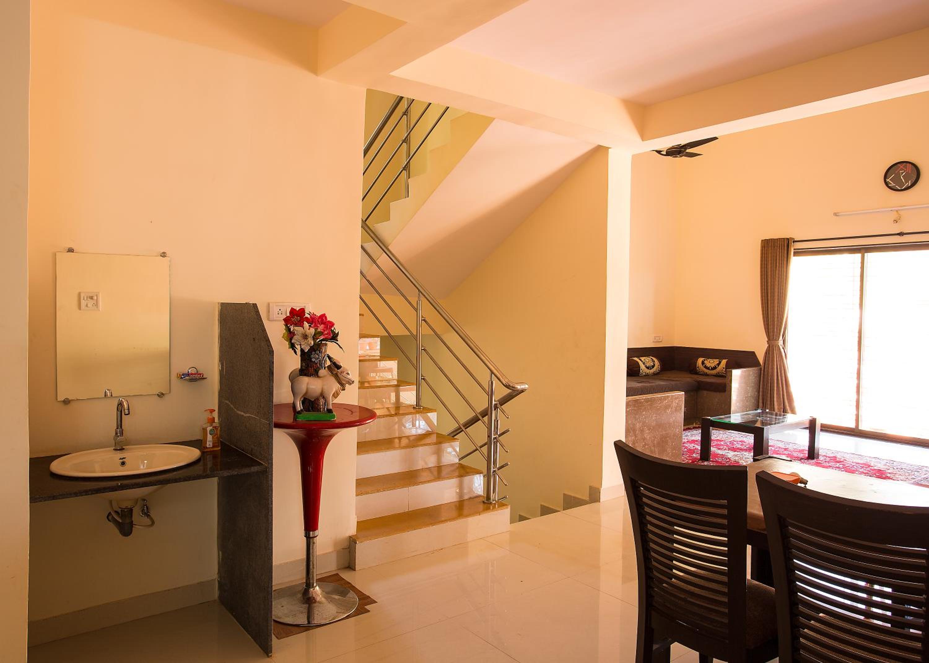Shri Laxmi Narayan Bungalow view 3