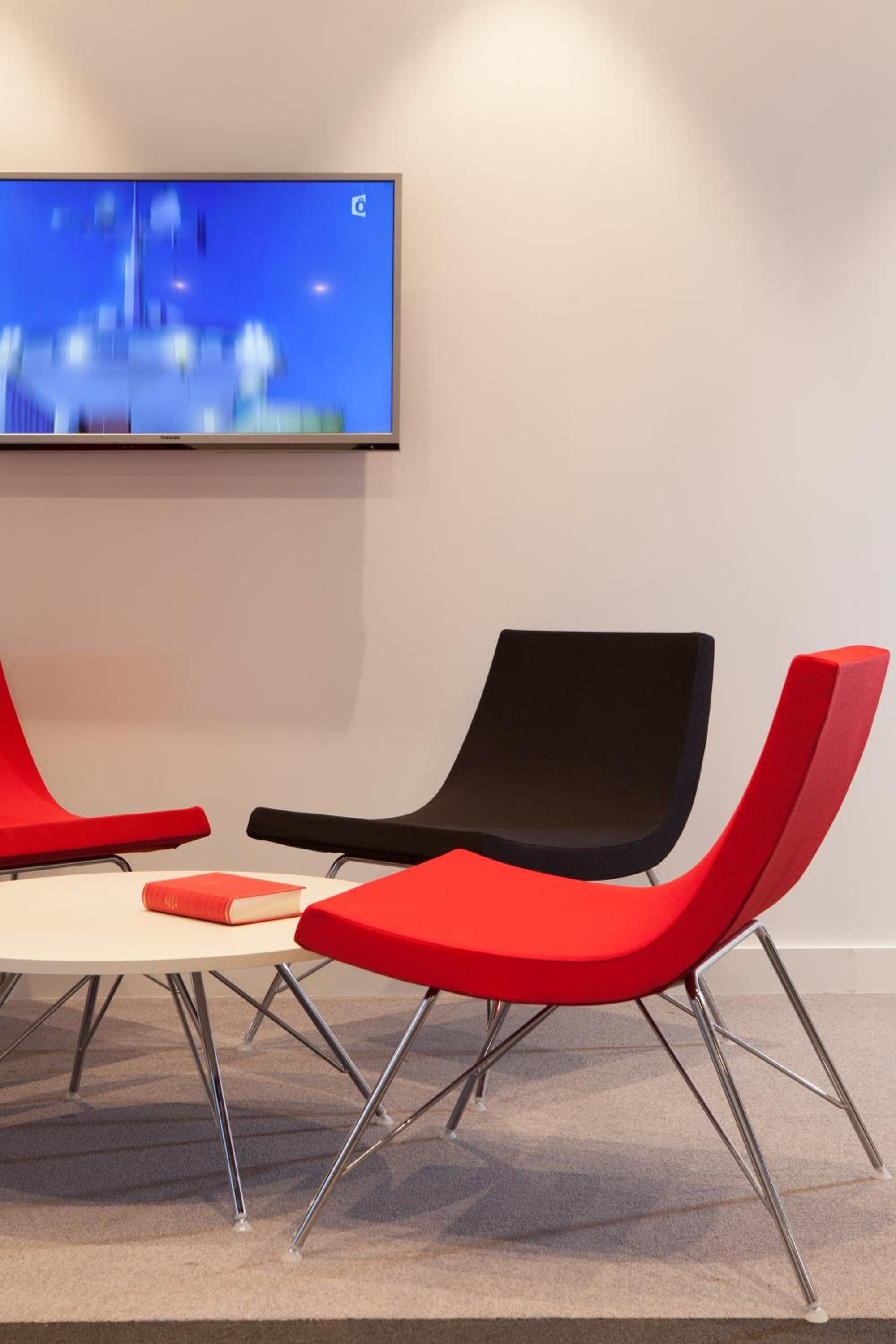 Vannes Vacations - ibis Styles Vannes Gare Centre - Property Image 1
