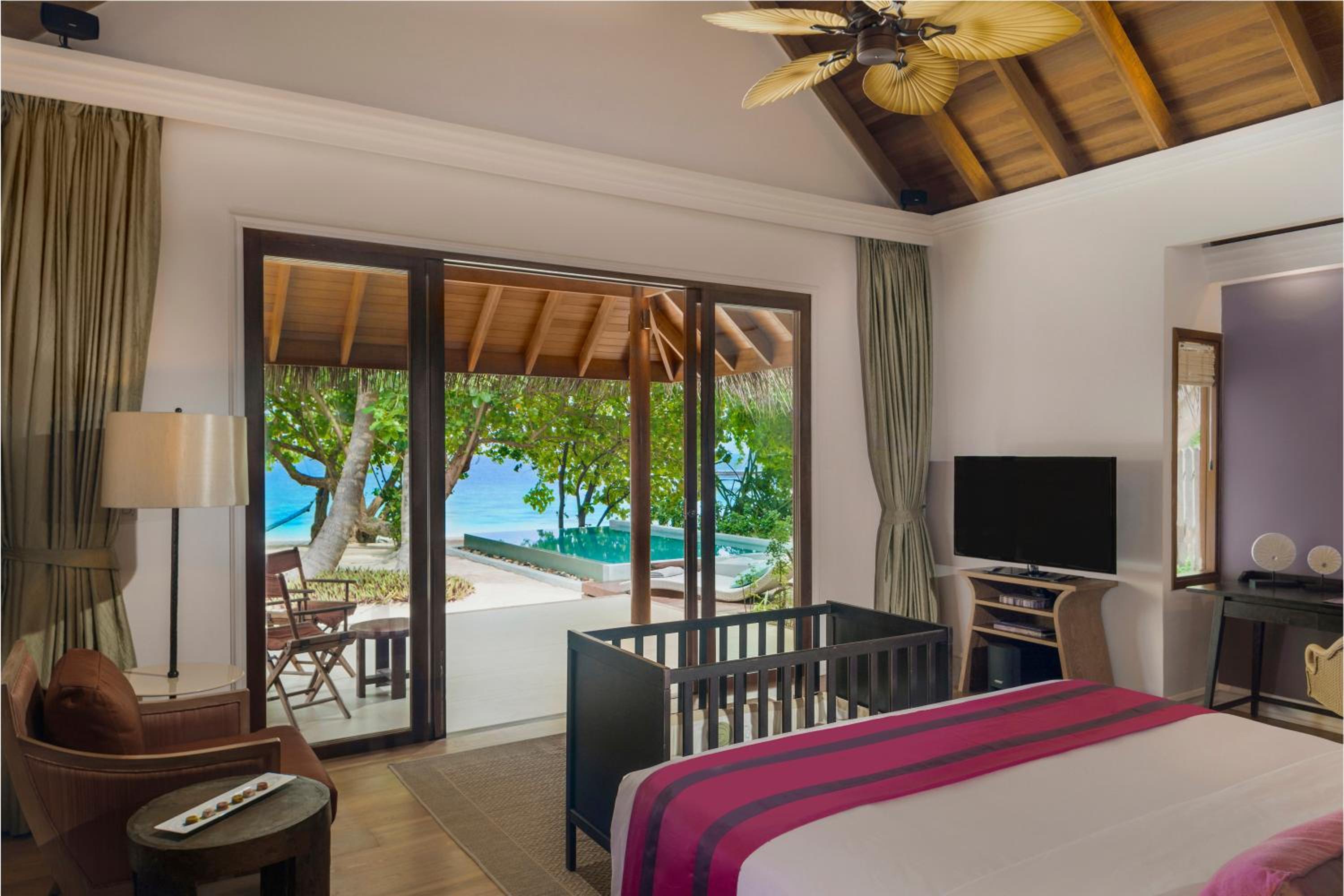 Dusit Thani Maldives - Mudhdhoo Island, Baa Atoll 5