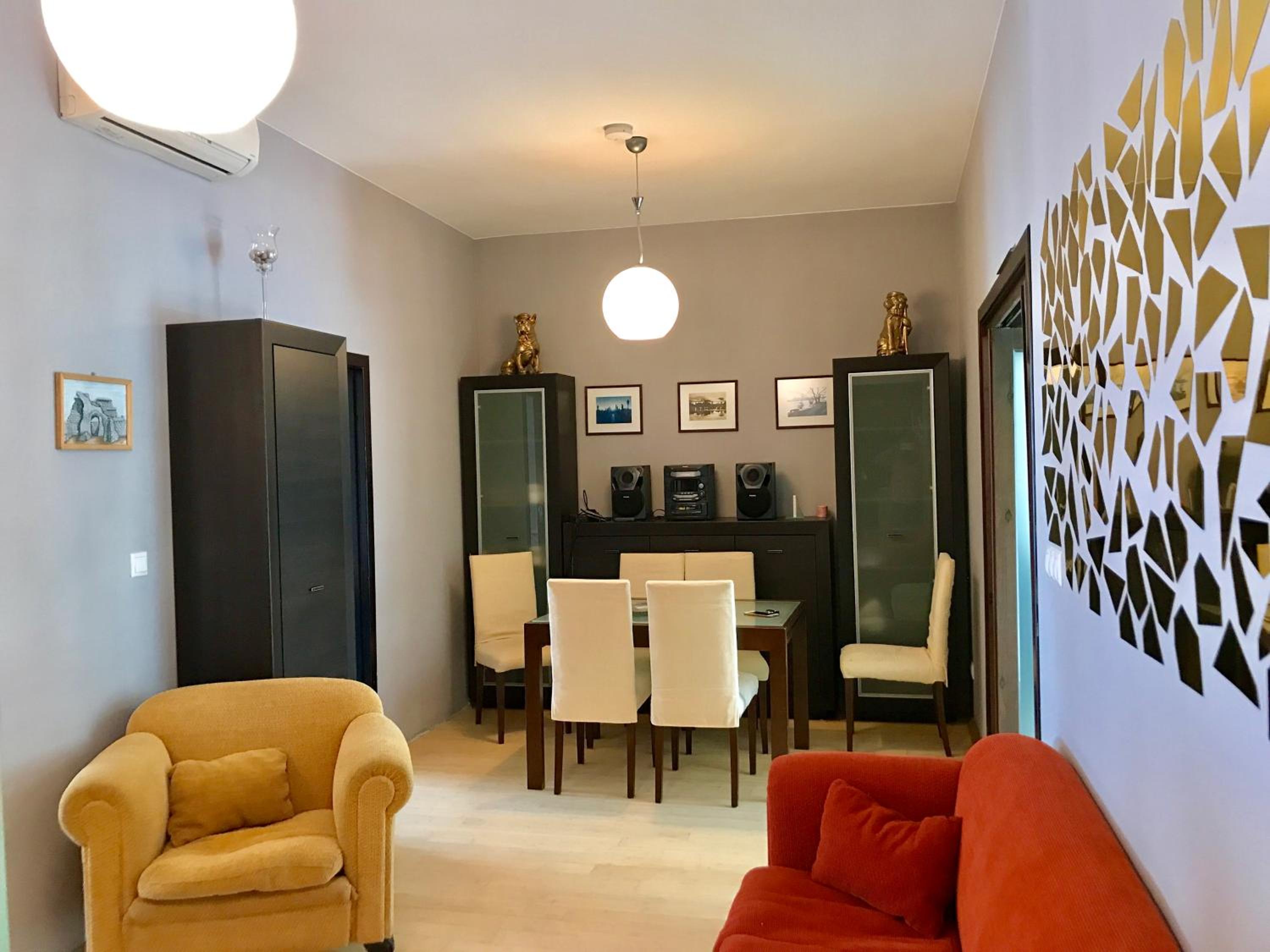 Han Krum 2 Bedroom Central Flat view 2