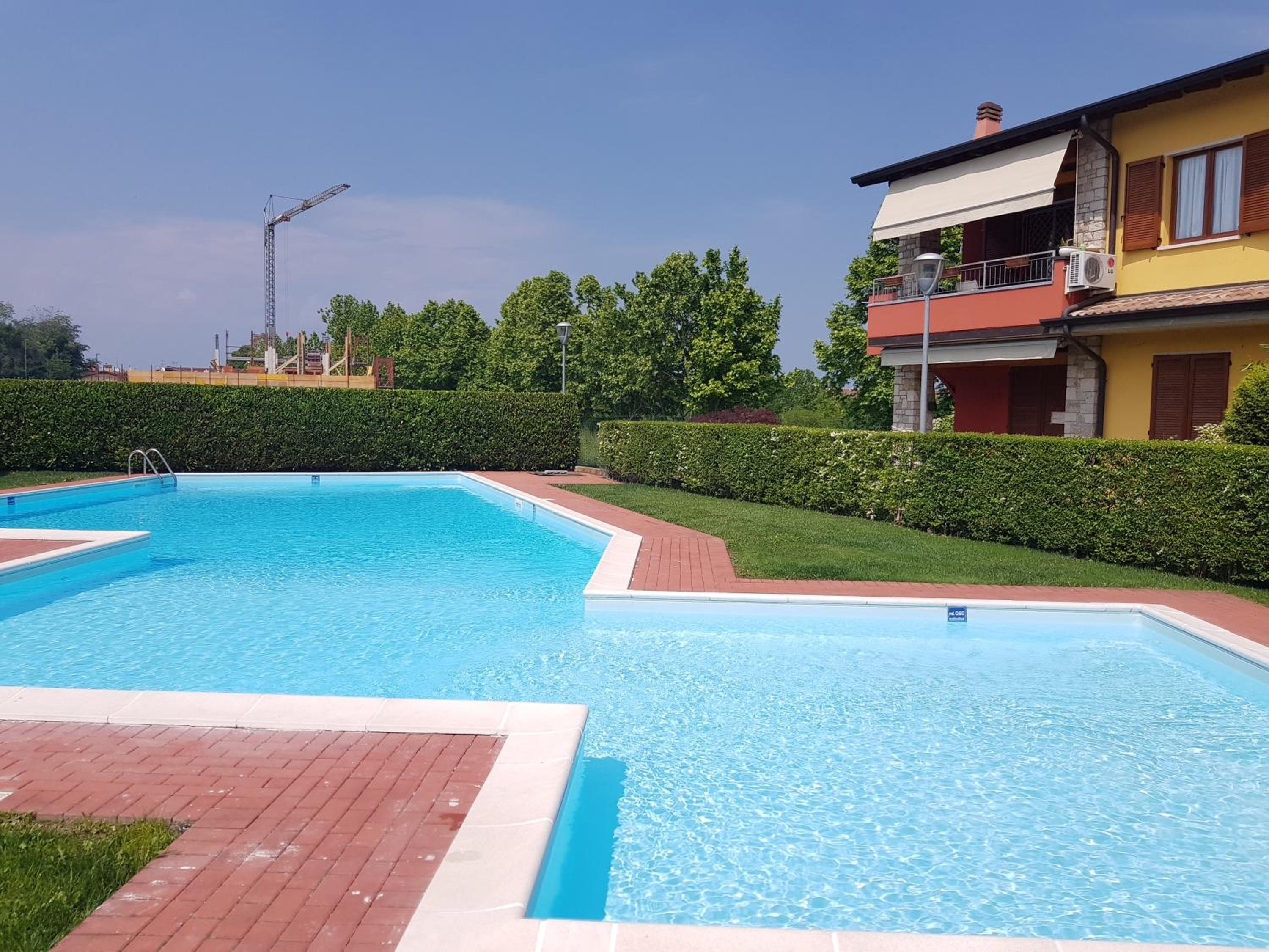 Gardappartamenti Artisti Pool view 3