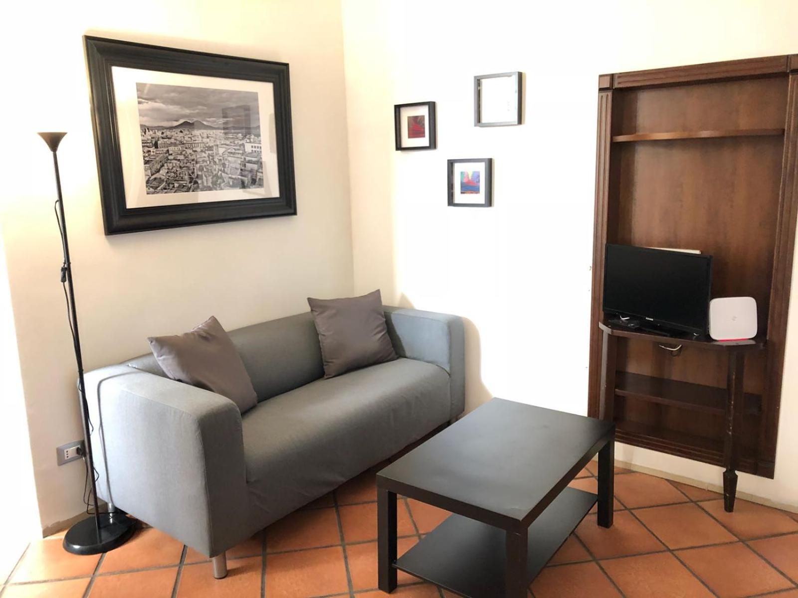 Apartment in Santa Chiara, The Heart of Naples