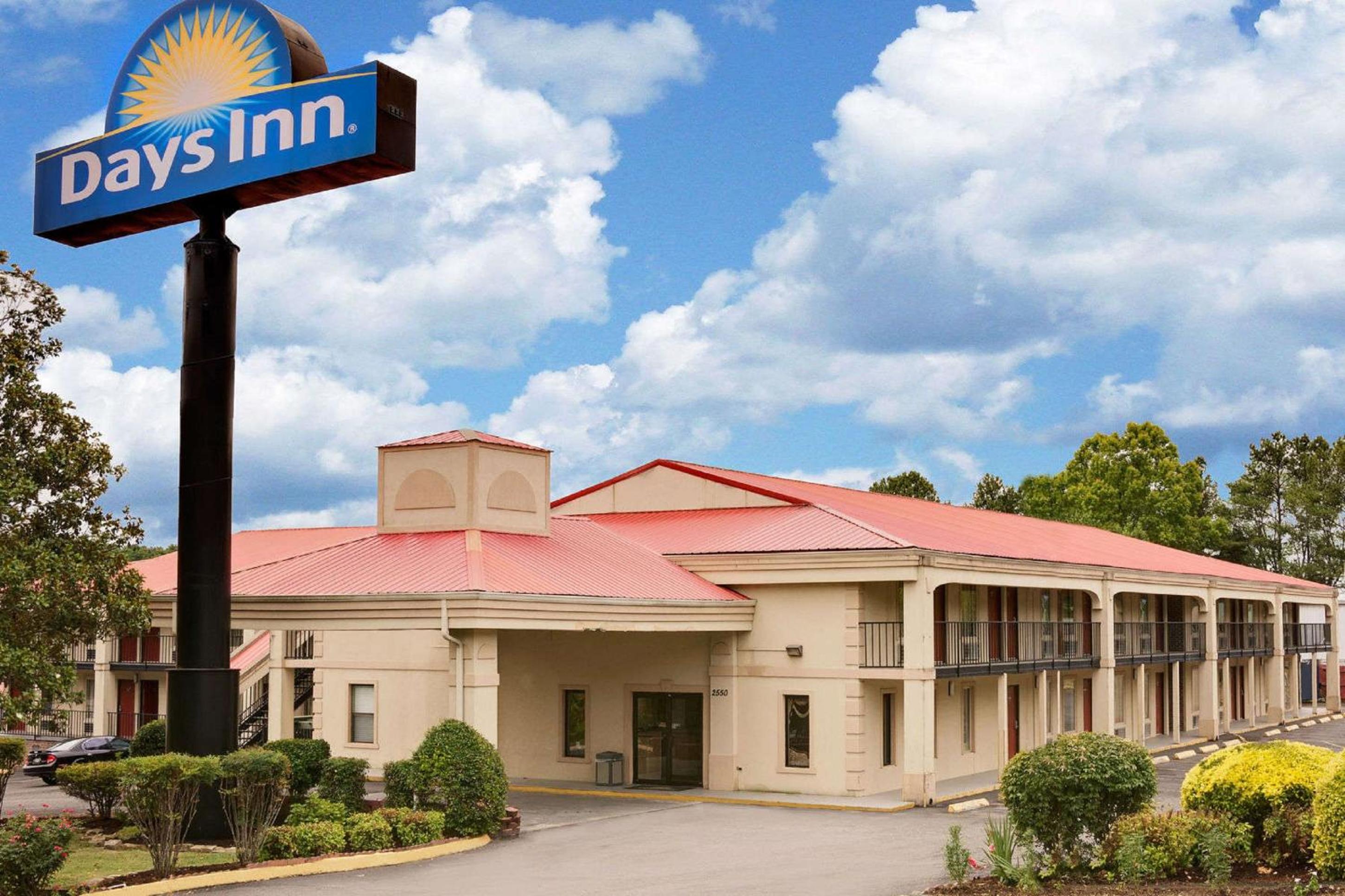 Days Inn by Wyndham Cleveland TN view 3