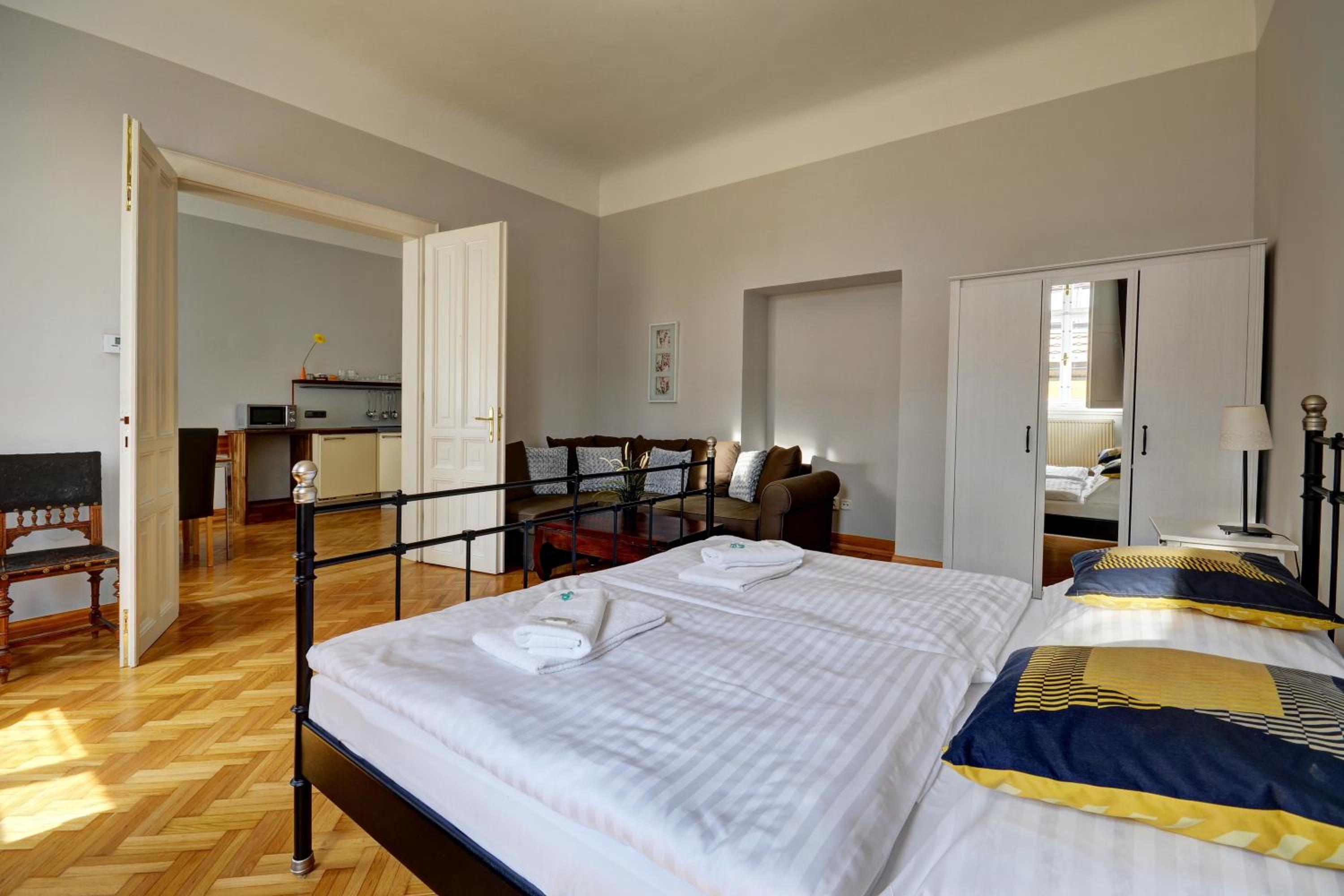 Historic Centre Apartments IV