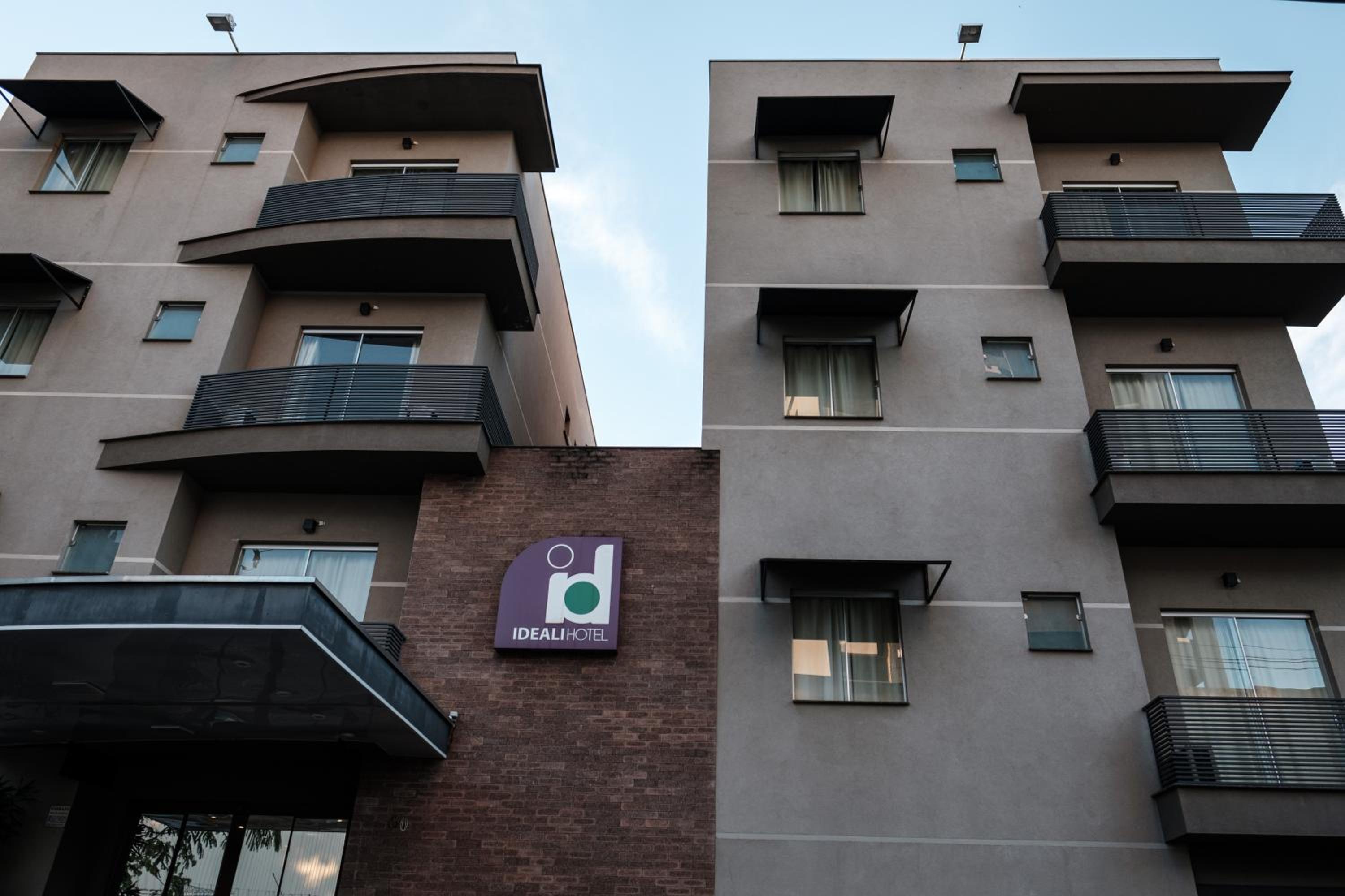 Hotel Ideali Hotel - Image 1