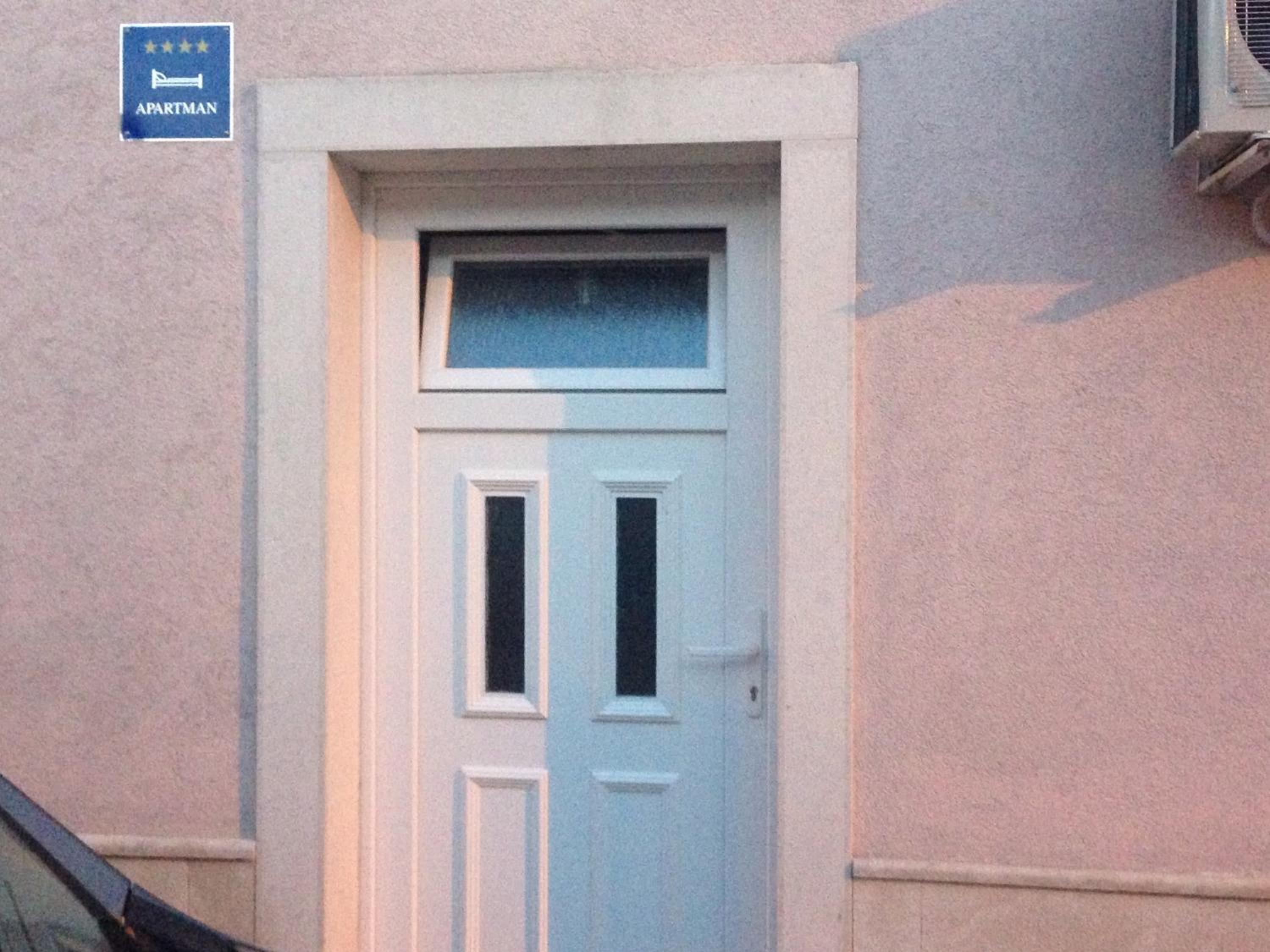 Hotel Apartments Eni & Dani - Image 1