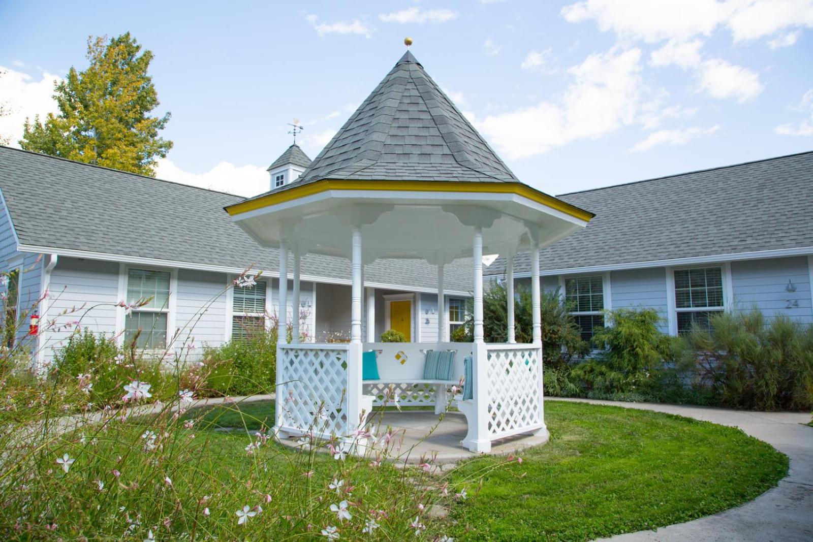 Ashland Vacations - Lithia Springs Resort - Property Image 11