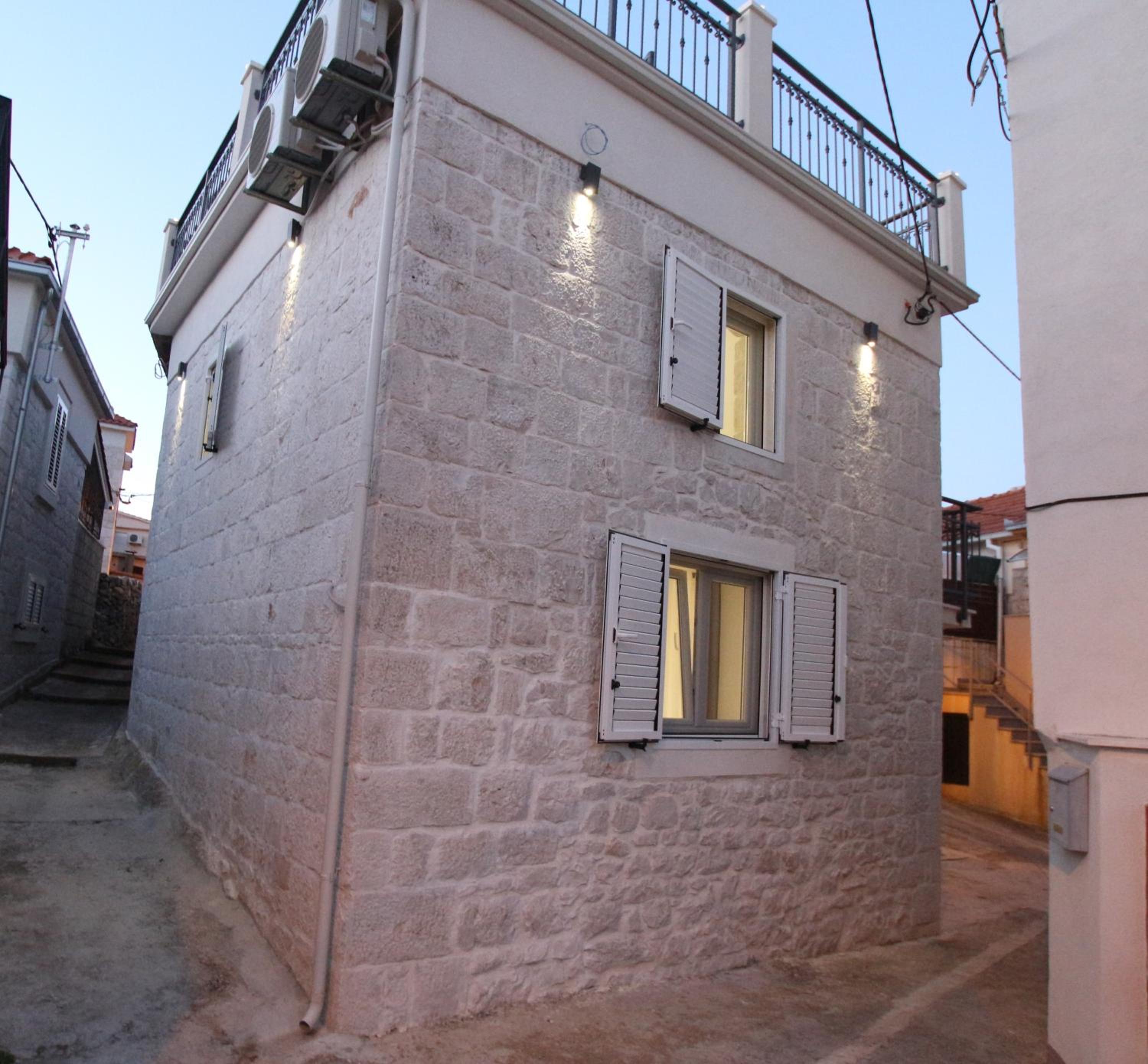 House RokaStone