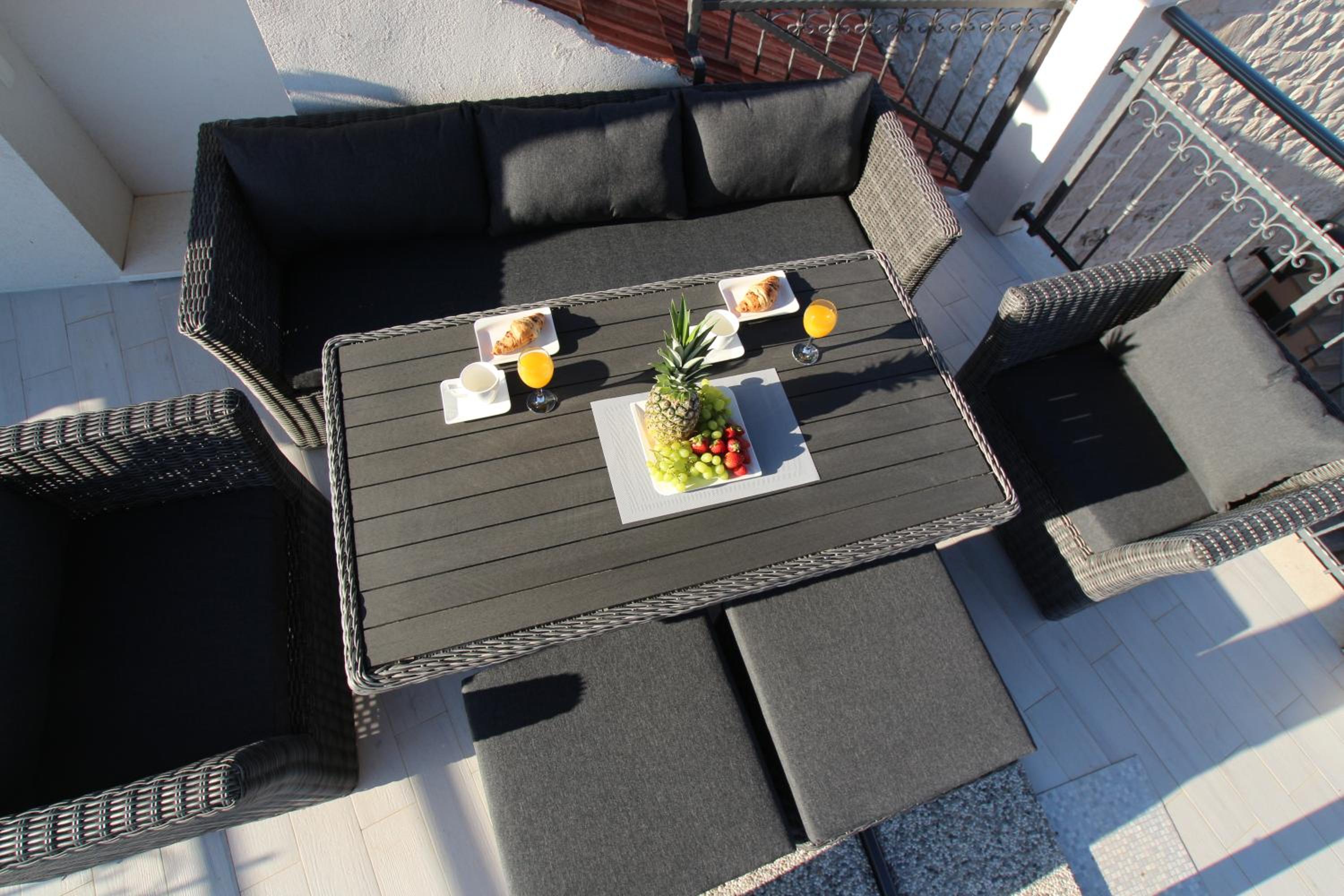 House RokaStone